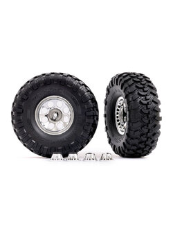 8184 Tires and wheels, assembled, glued (2.2' classic chrome wheels, Canyon Trail 5.3x2.2' tires, foam inserts) (2)/ center caps (front (2), rear (2)) (requires #8255A extended thread stub axle)