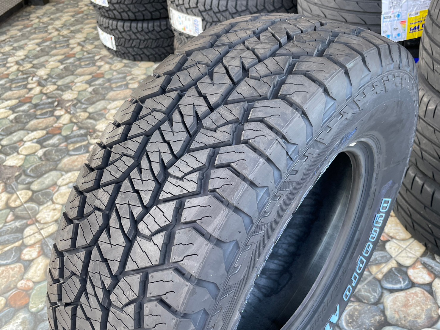 PROMOTION ยางใหม่ HANKOOK AT2 RF11 265/70R16 ยางตัวหนังสือสีขาว ยางฮันคุ๊กยางใหม่ปี2023