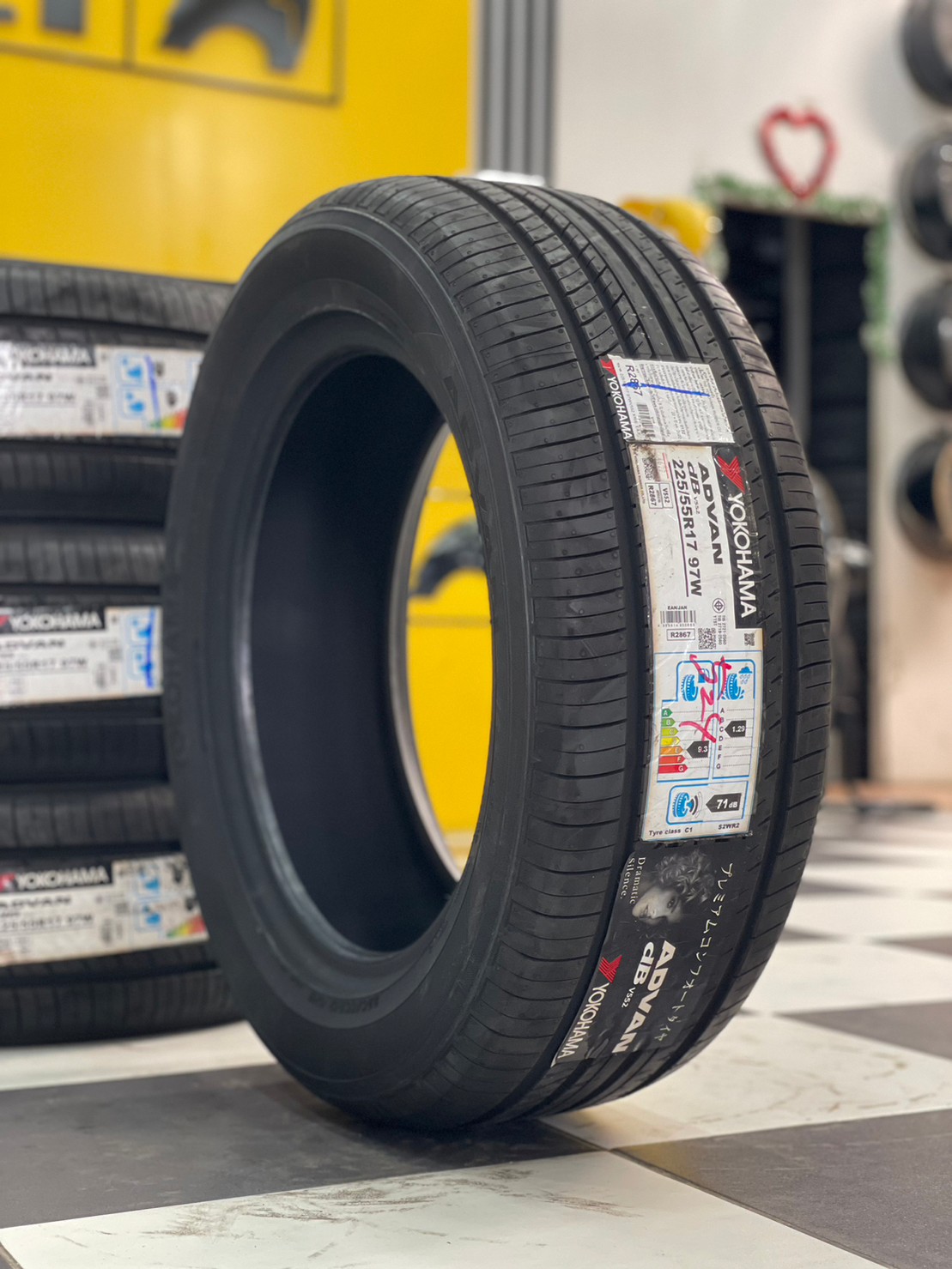 YOKOHAMA ADVAN dB V552 225/55R17 ยางใหม่ปี2022