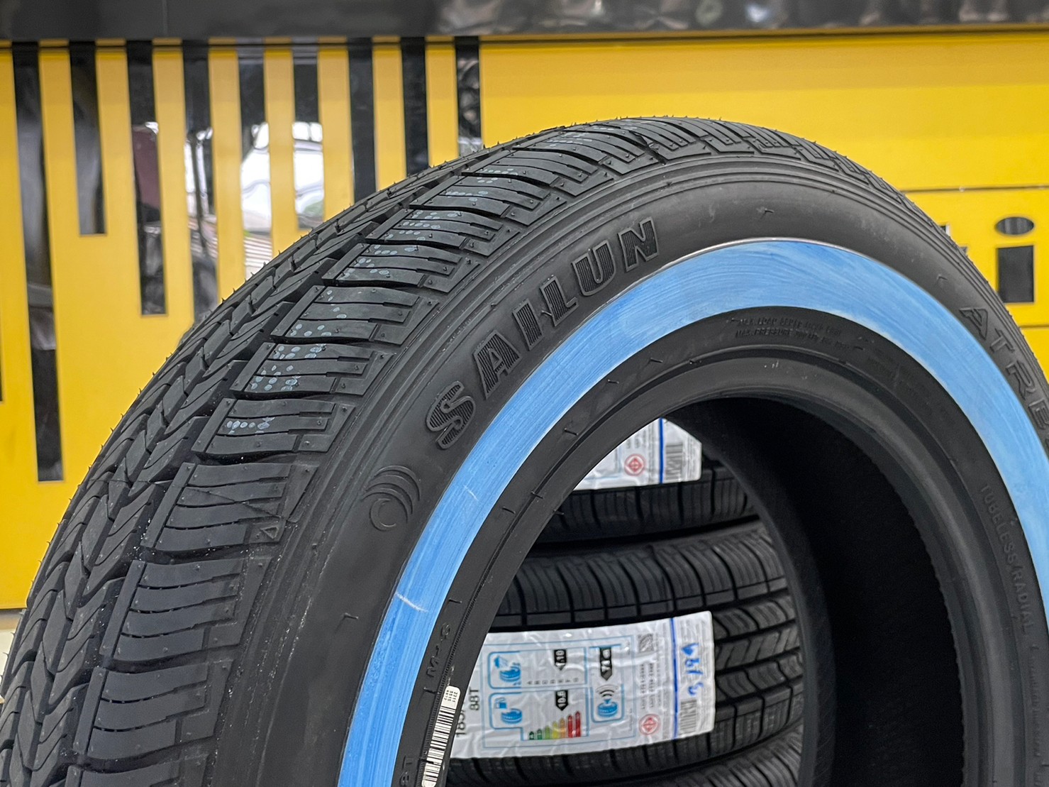 ยางใหม่ขอบขาว SAILUN 185/70R14 ยางใหม่ปี2023