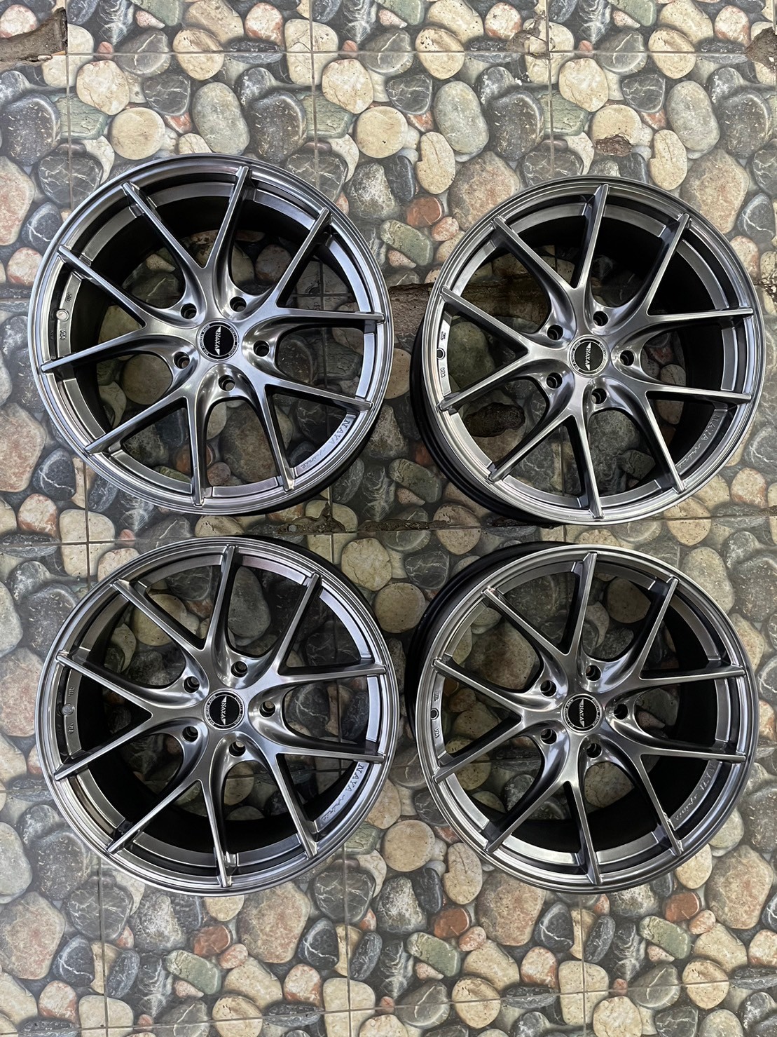 ล้อแม็กซ์ขอบ18 #NAYA #BUSLER ล้อเบาจากค่ายNAYA 18x8 ET40 5x120 สีบรอนซ์เทา ล้อมือ2สภาพใหม่