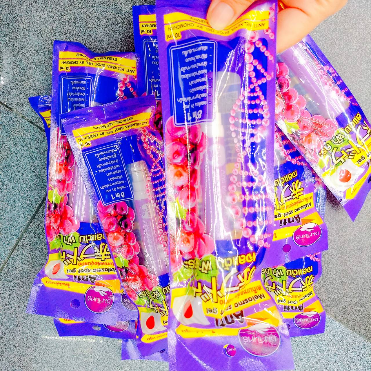 ชมจันทร์เจลแต้มฝ้า Anti melasma spot gel