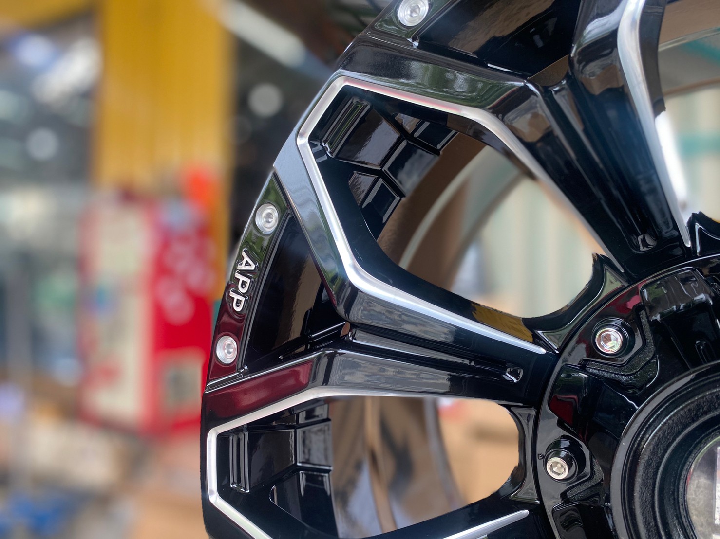 ล้อแม็กลายออฟโรดขอบ16 HAMMER HM8 6รู139 สีดำ กว้าง8.5 ออฟ0