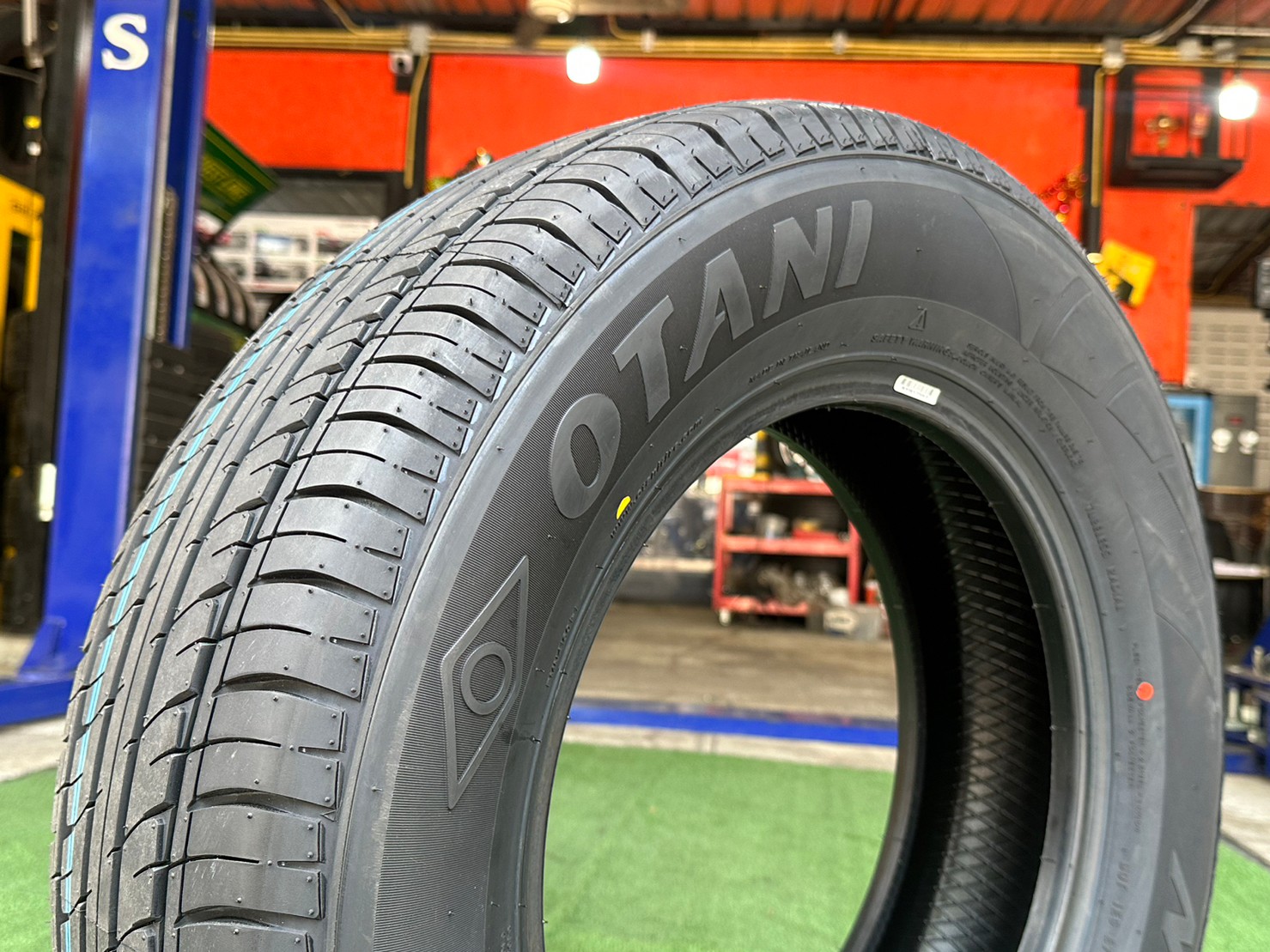 OTANI MK2000 215/70R16 ยางใหม่ปี2023 ราคาพิเศษพร้อมติดตั้งฟรี สามารถสอบถามเพิ่มเติมได้ค่ะ