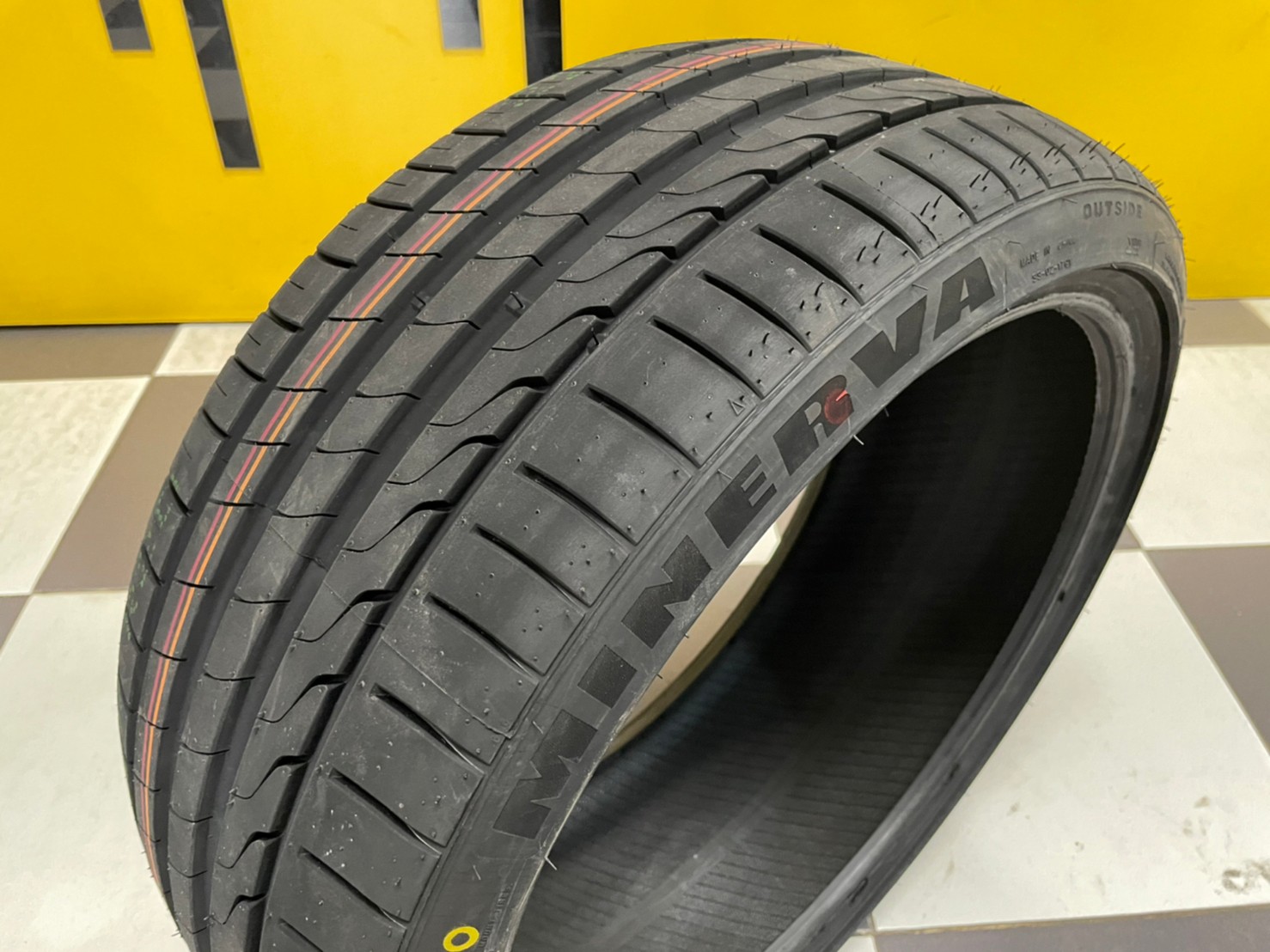 225/35R19 MINERVA F205 ยางสปอร์ต คุณภาพดี นุ่มเงียบ