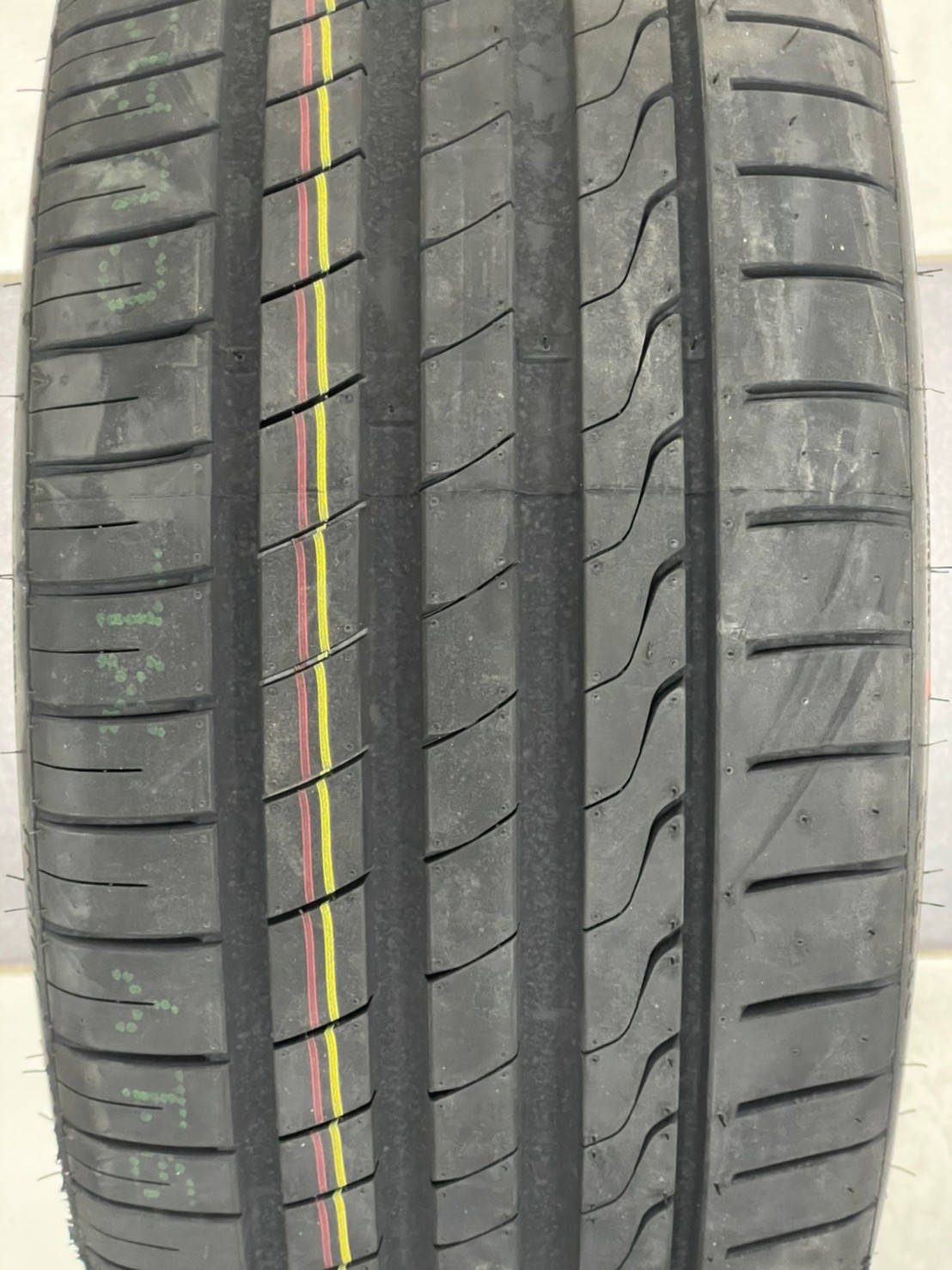 ยางMINERVA F205 235/35R19 ยางสปอร์ตคุณภาพดี สมรรถนะการขับขี่สูงนุ่มเงียบ ยางใหม่2022