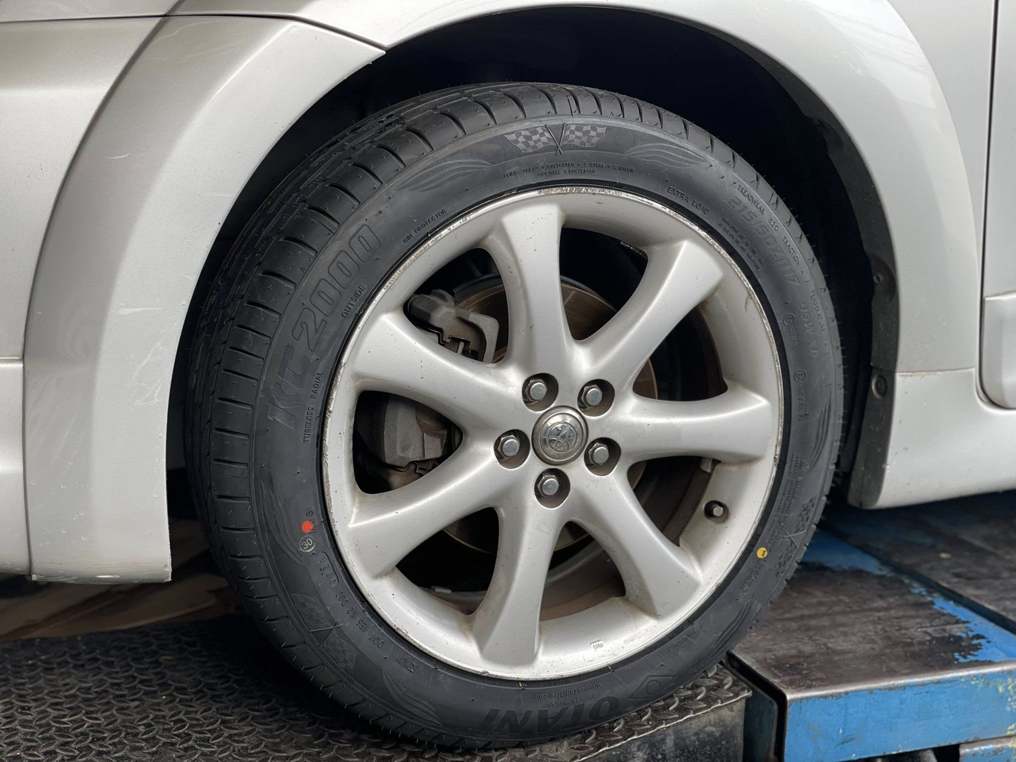 #TOYOTA_WISH 🚘 เปลี่ยนยาง 🛞🐘#OTANI_KC2000_215/50R17 ❤️ 🛞 #บริการตั้งศูนย์ล้อ🔧