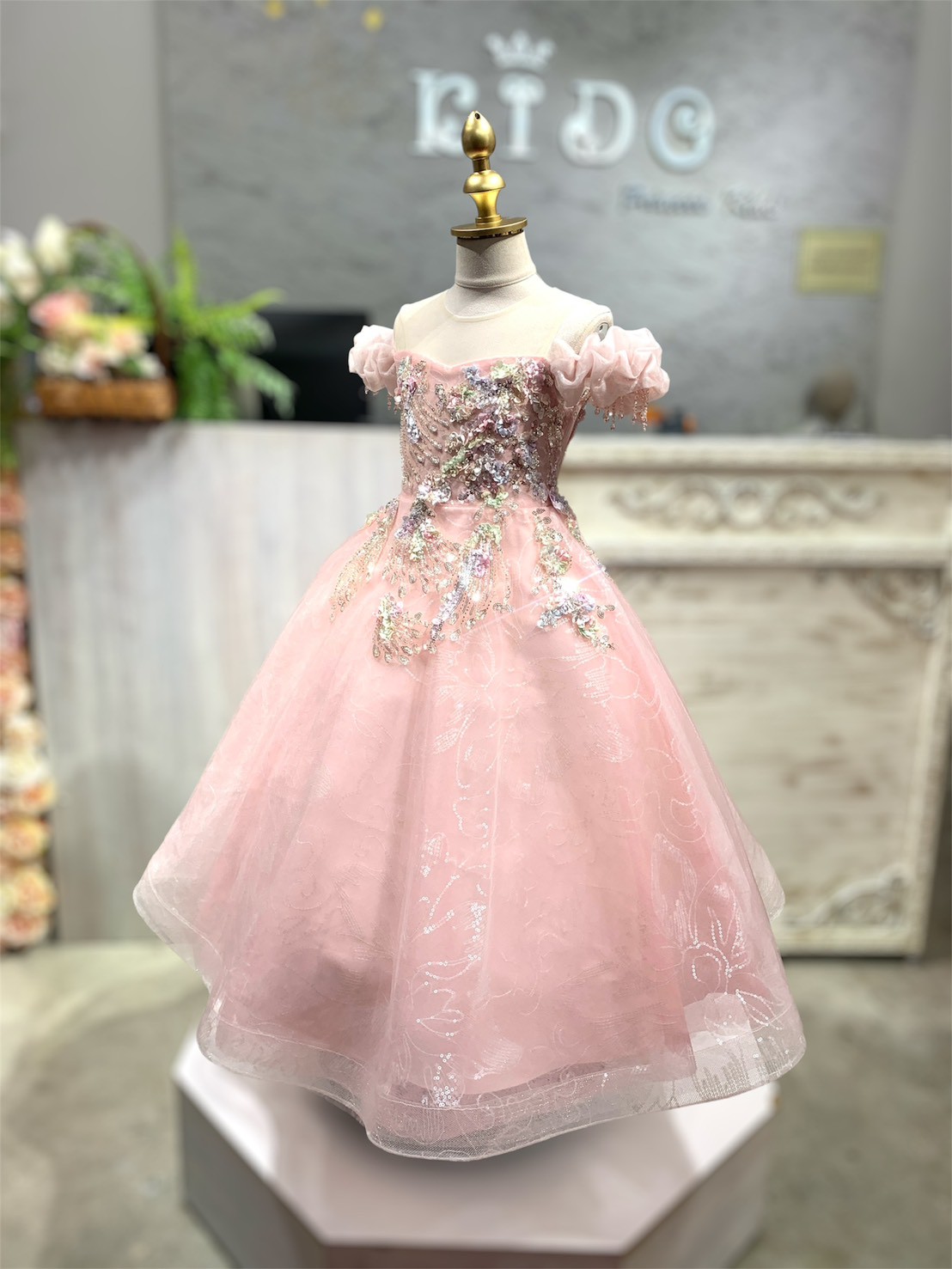 ชุดราตรีเด็ก ชุดเจ้าหญิง ชุดออกงานเด็ก(*หน้าร้านอยู่รัชดา*)W19251 สีชมพู กระโปรงยาว เปิดไหล่