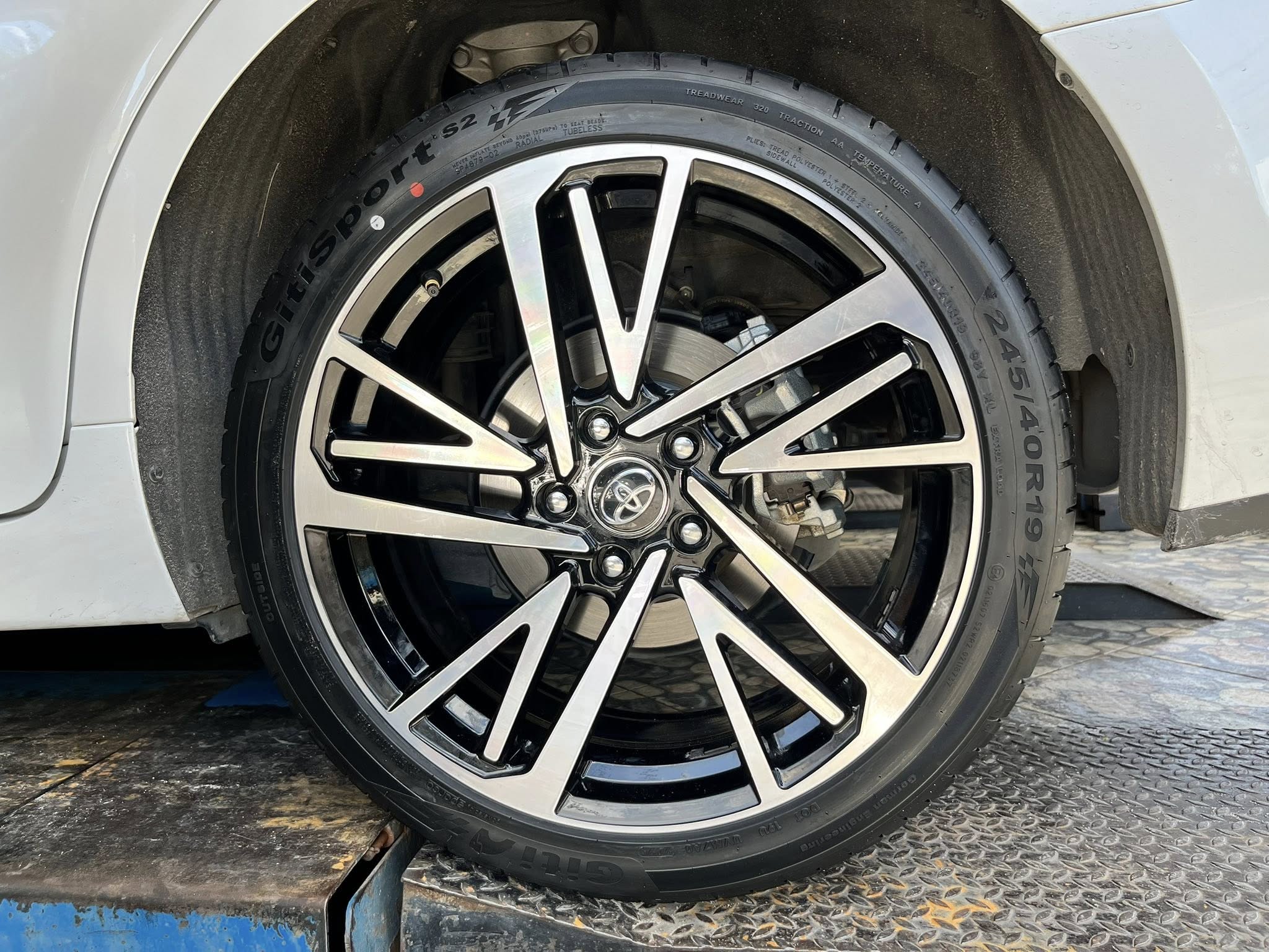 TOYOTA_CAMRY🚘 เปลี่ยนยาง 🛞🐘#GITI_SportS2_245/40R19