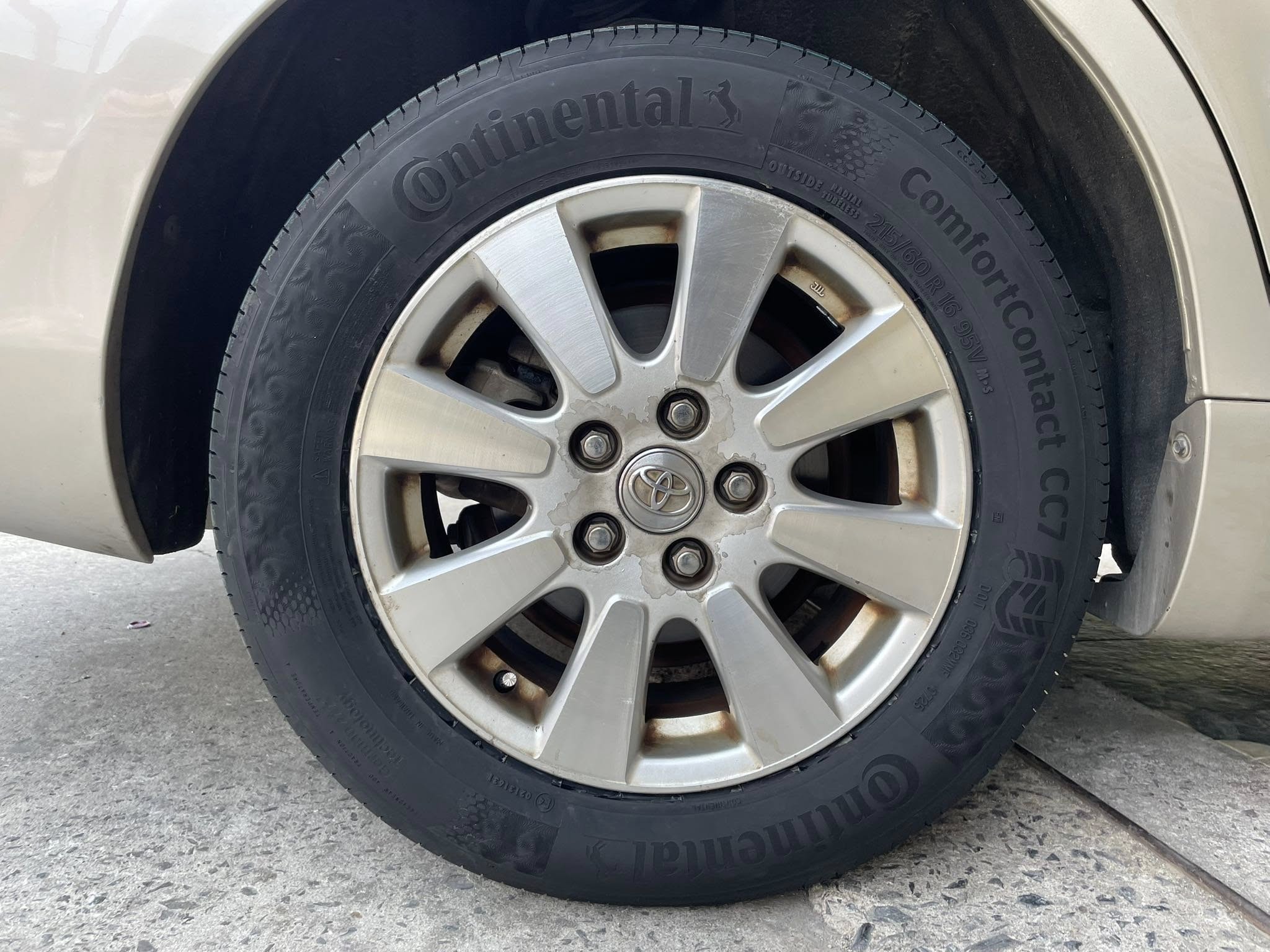 #TOYOTA_CAMRY🚘เปลี่ยนยาง 🛞🐘#Continental_CC7_215/60R16 ❤️ 🛞 #บริการตั้งศูนย์ล้อ