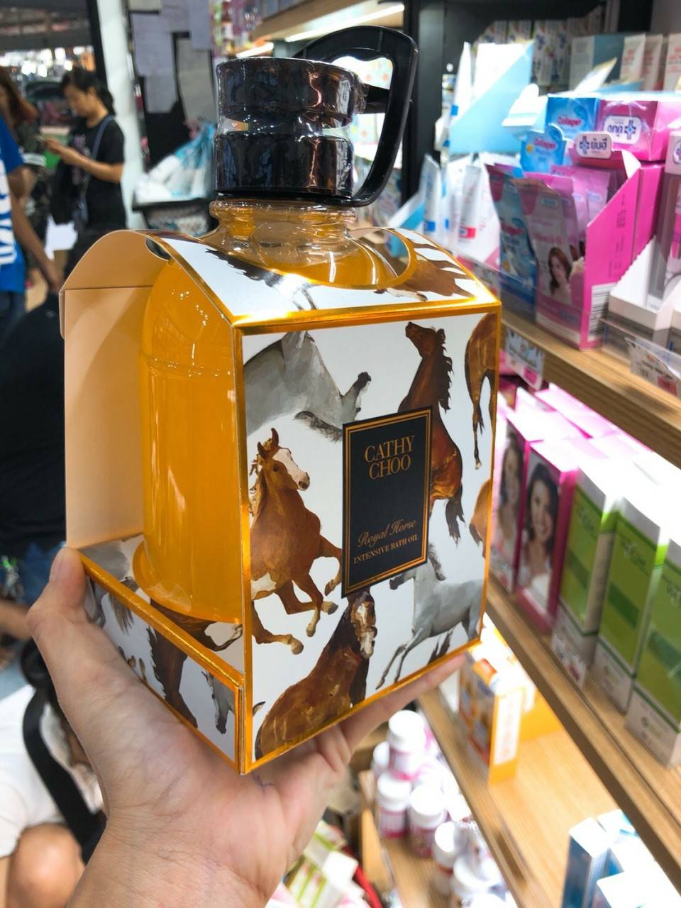 Royal Horse Intensive Bath Oil 1000ml Cathy Choo เคที่ชูรอยัลฮอร์สอินเทนซีฟบาร์ทออยย์เจลอาบน้ำน้ำมันม้า
