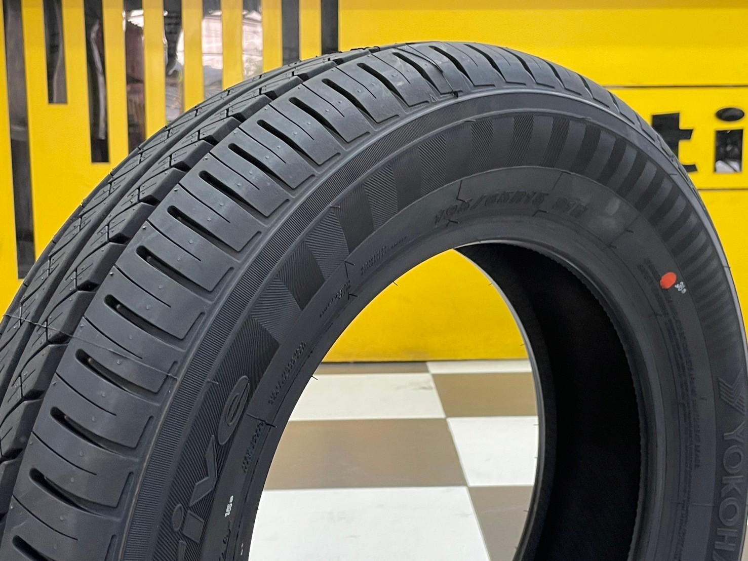 ยางใหม่โยโกฮาม่า YOKOHAMA A.Drive AA01 195/65R15 ยางใหม่ปี2024