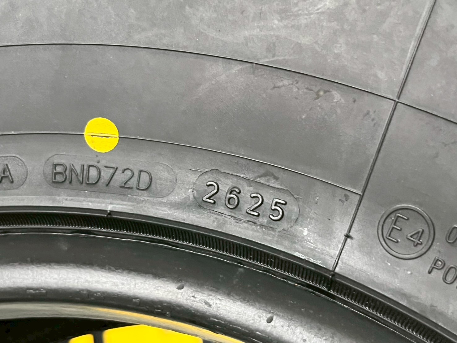 ยางใหม่ 265/75R16 Deestone Power Cruz รุ่น MUD TERRAIN - MT431 ยางปี25 (แก้มขาว)