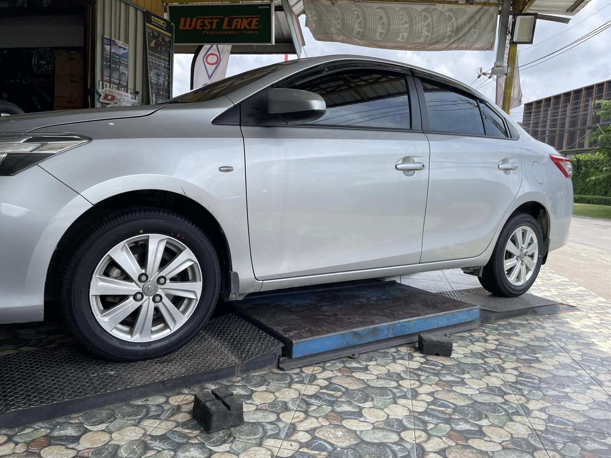 🛞❤️ #TOYOTA_VIOS🚘 🛞🐘 เปลี่ยนยาง #YOKOHAMA_E70_185/60R15