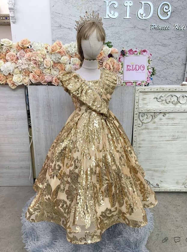 ชุดราตรีเด็ก(หน้าร้านอยู่รัชดา ลองได้ถ่ายรูปเองจากชุดจริง)W19190 สีทอง กระโปรงยาว แขนสั้น คอวีระบาย สวยหรู วิ้งๆทั้งชุด