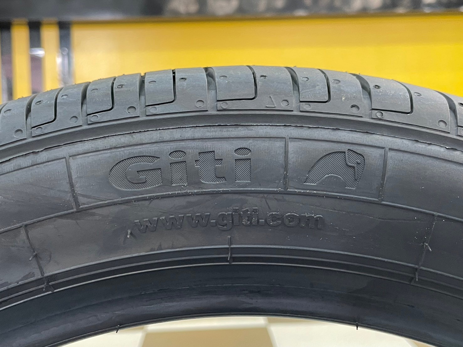 Giti ComfortF22 235/45R18 ยางใหม่ปี2024
