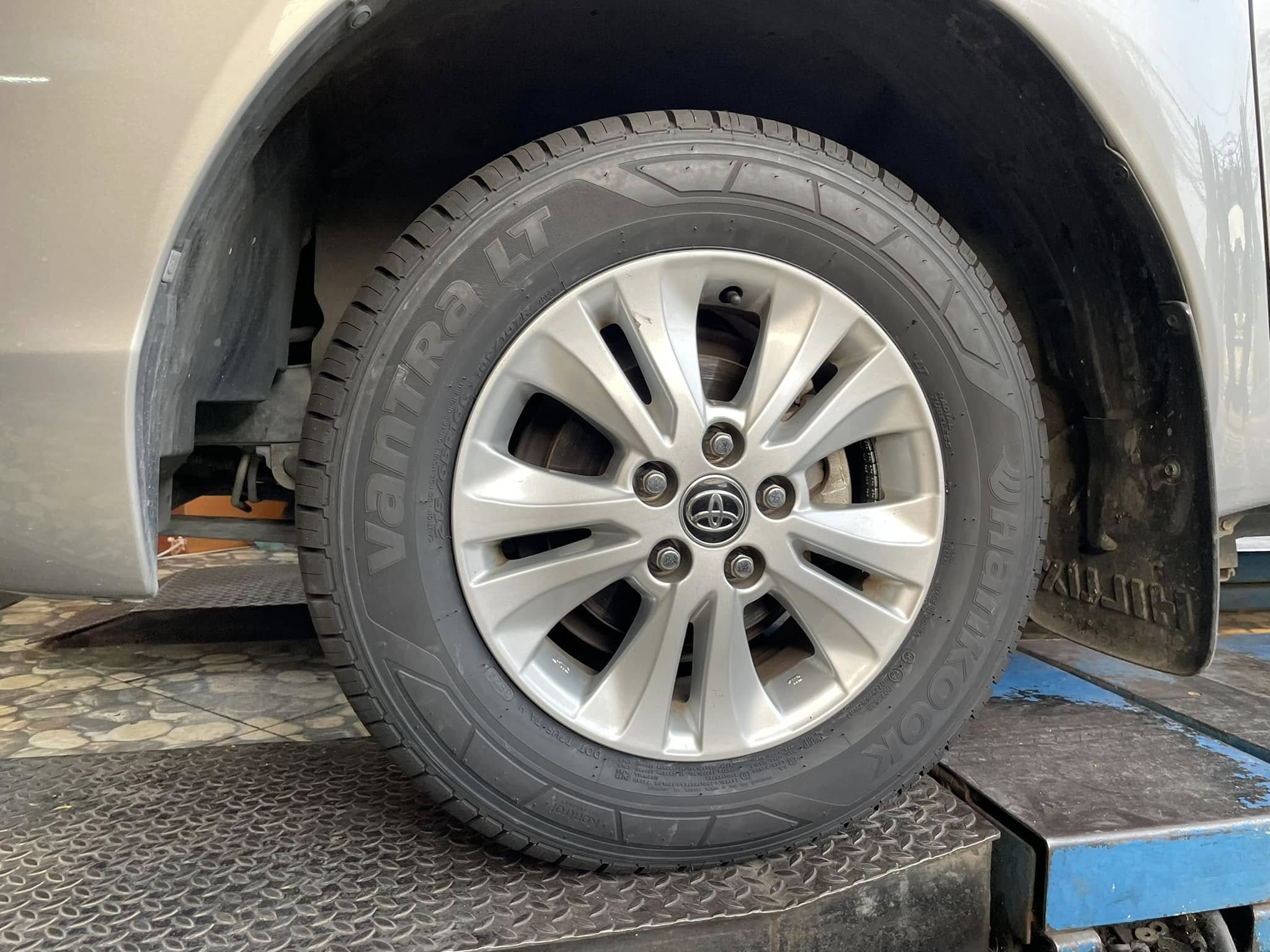 #TOYOTA_REVO 🚘❤️💫 🛞🐘#HANKOOK #VANTRA LT 215/65R16 ❤️ #บริการตั้งศูนย์