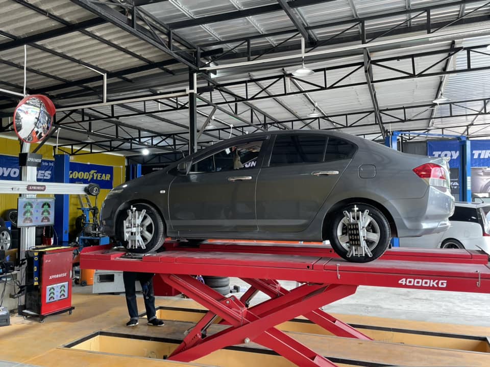 🚘 #HONDA_CITY🛞 🛞 #GT RADIAL FE2_195/60R15