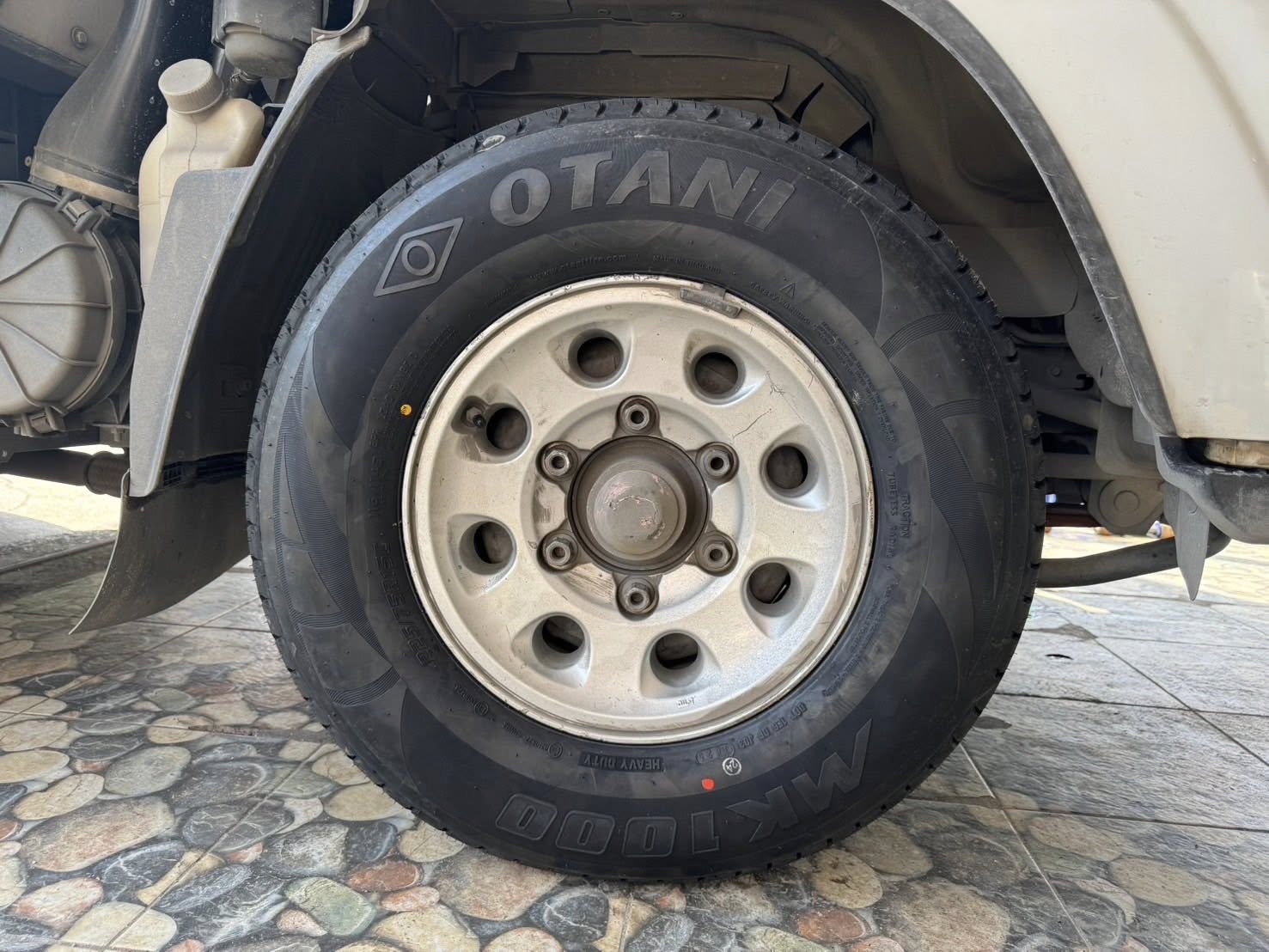 ISUZU_ELF🚘เปลี่ยนยาง 🛞🐘#OTANI_MK1000_225/75R15