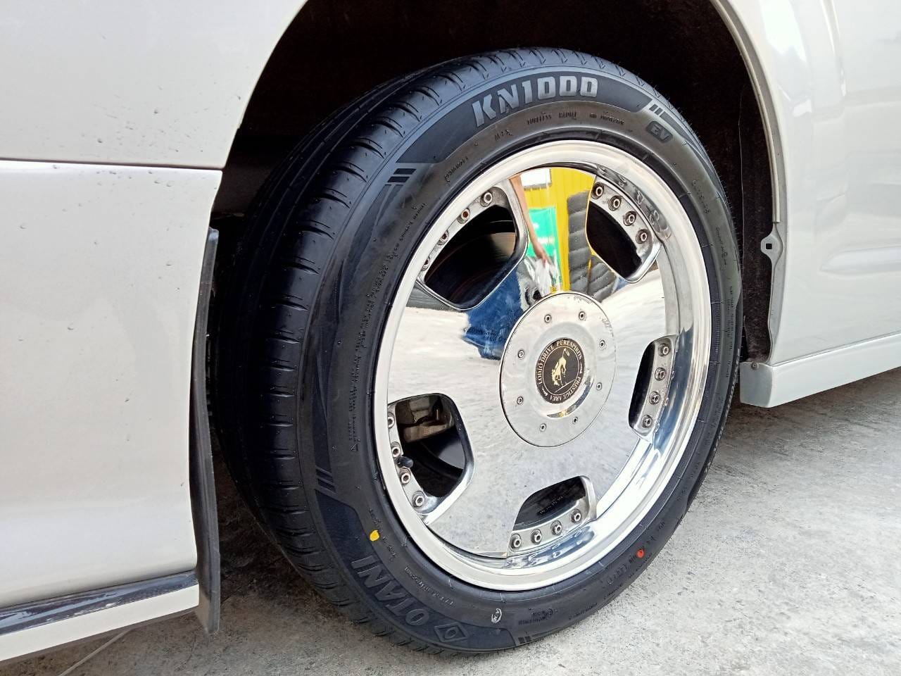 🚘 #TOYOTA_COMMUTER เปลี่ยนยาง #ยางเทคโนโลยีโฟมซับเสียงซับเสียงนุ่มเงียบ 🛞 ￼#OTANI #KN1000 235/50R19