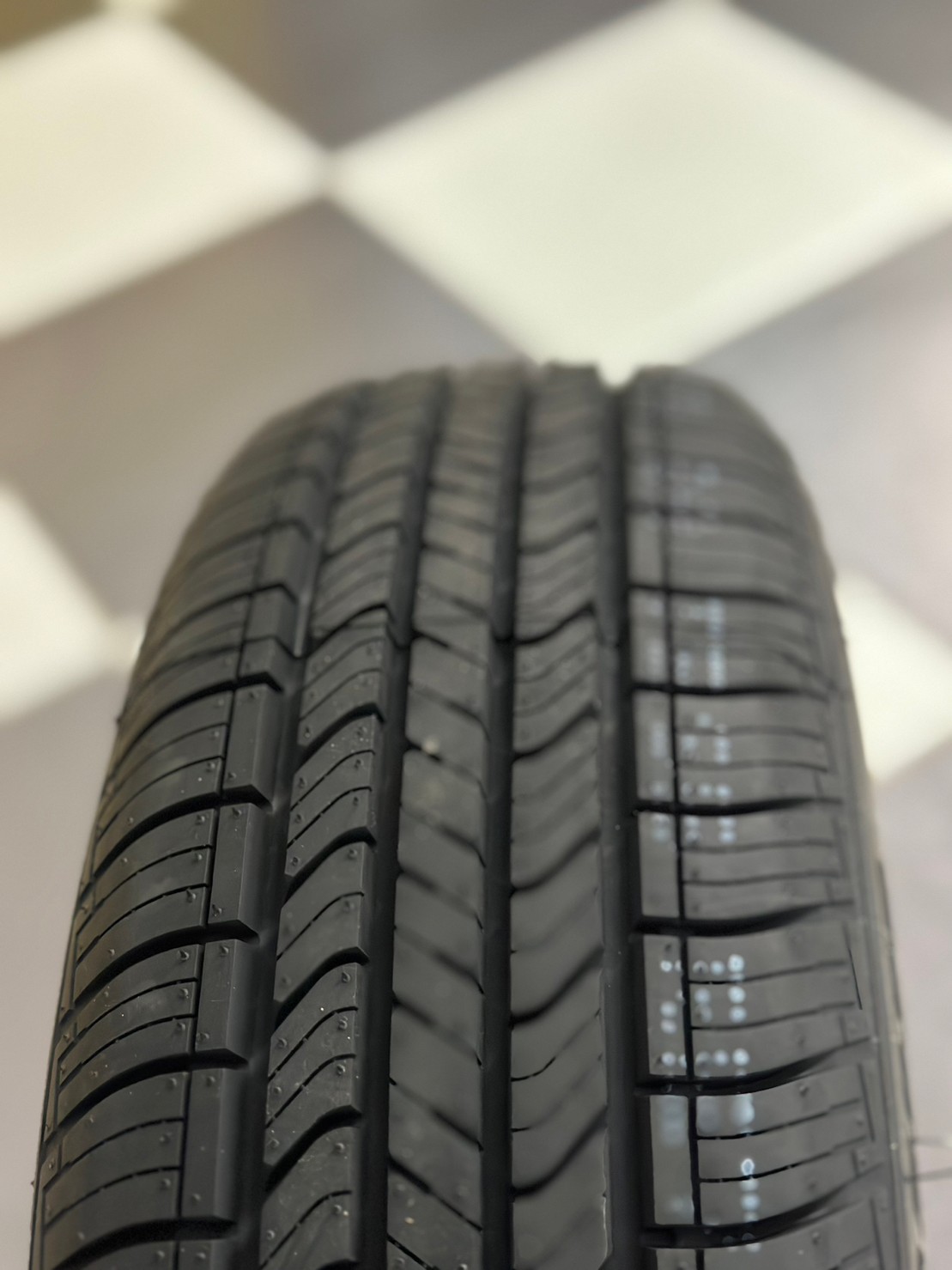ยางขอบขาวขอบ13 ยางใหม่ SAILUN ATREZZO TOURING 175/70R13 ยางใหม่ปี2023