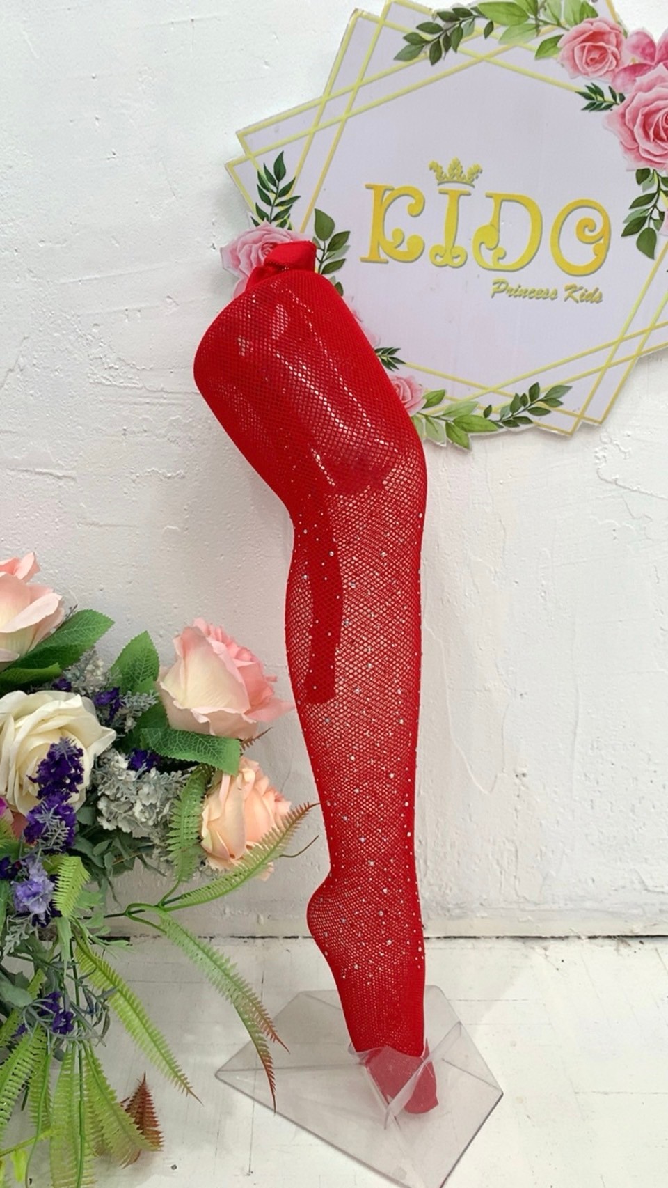 ถุงน่องเด็ก(หน้าร้านอยู่รัชดา)L204 สีแดง ลายตาข่ายประดับด้วยเพชรหลากสี สวยหรูดูแพงมาก