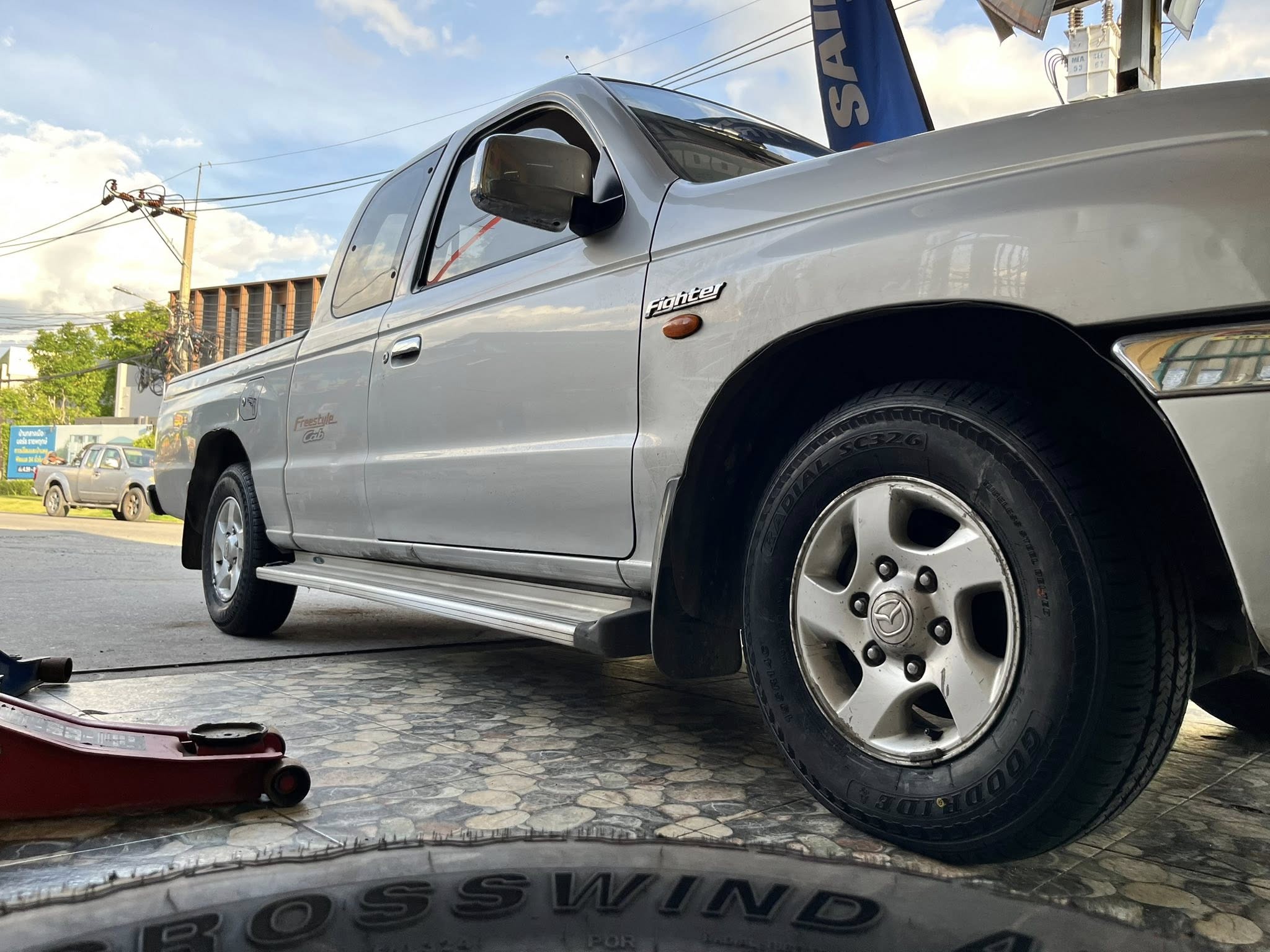 MAZDA_B2500🚘เปลี่ยนยาง 🛞🐘#GOODRIDE_SC326_195R14