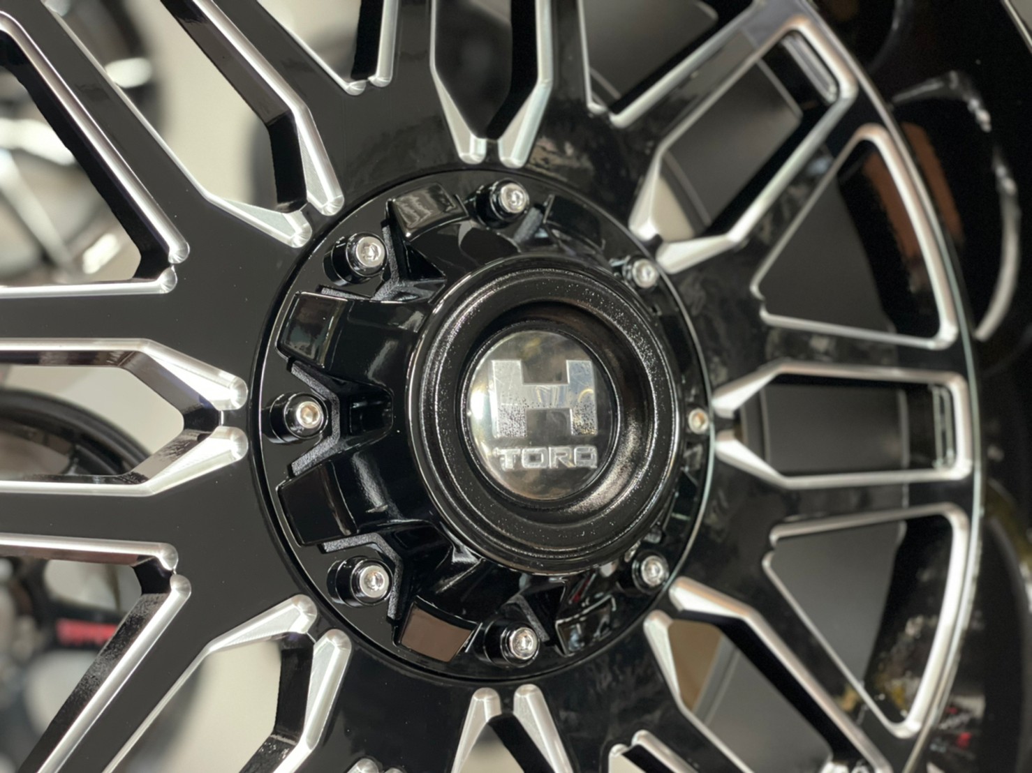 ล้อแม็กซ์ขอบ18 ออฟโรด HAMMER H02 18x9 ET0 6x139.7 สีดำขอบกลึงเลเซอร์