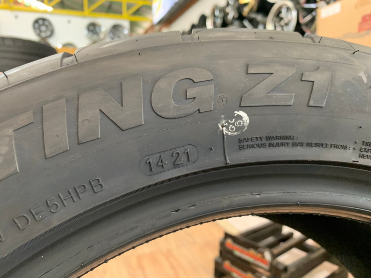 SUMAXX DRIFTING Z1 255/50R18 ยางใหม่ปี2021 พร้อมติดตั้งฟรี