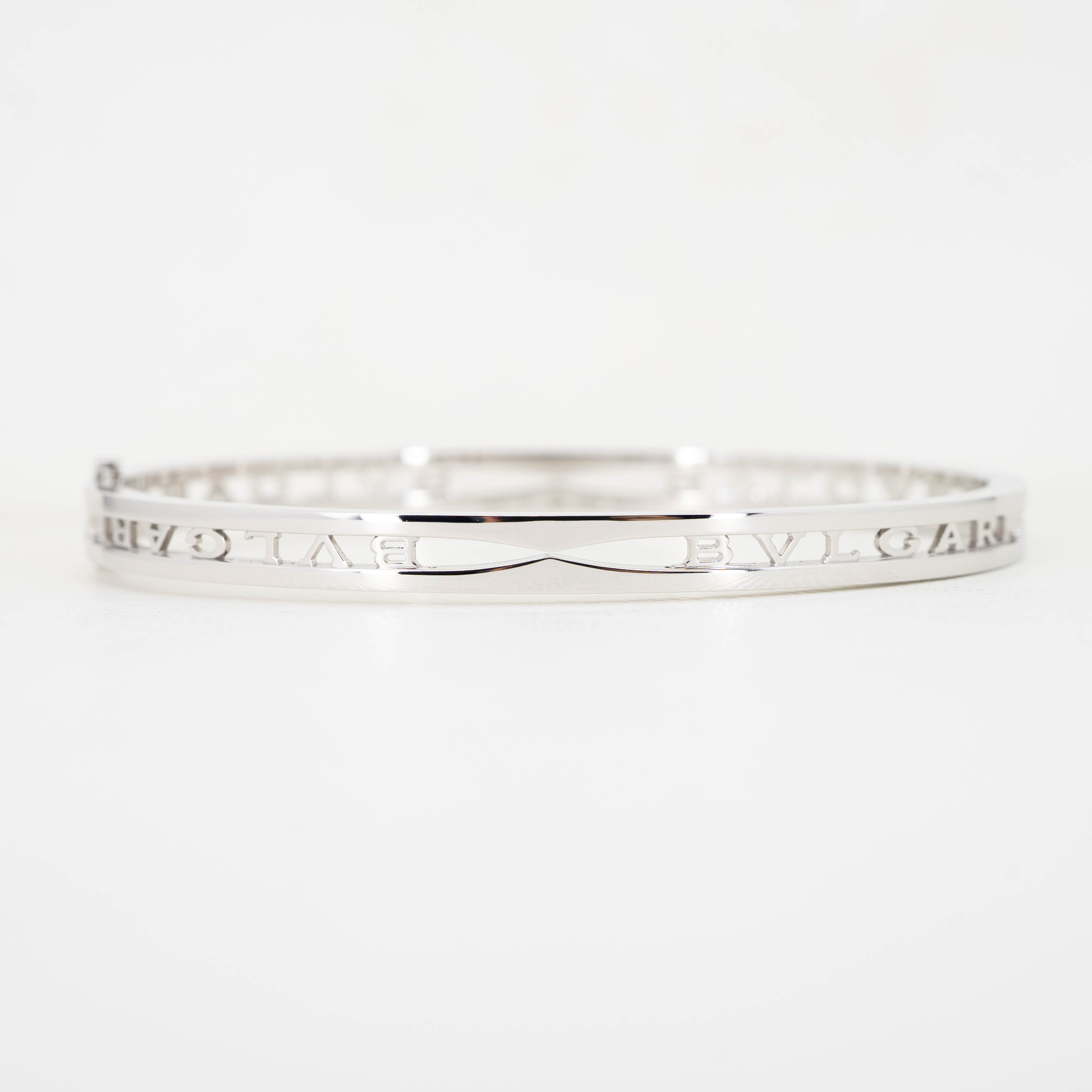 กำไล Bvlgari B.zero1 Bracelet with Bvlgari Logo On The Spiral ทองขาว18K ไซส์M(17) (Used) +กล่องและการ์ดไทย2022