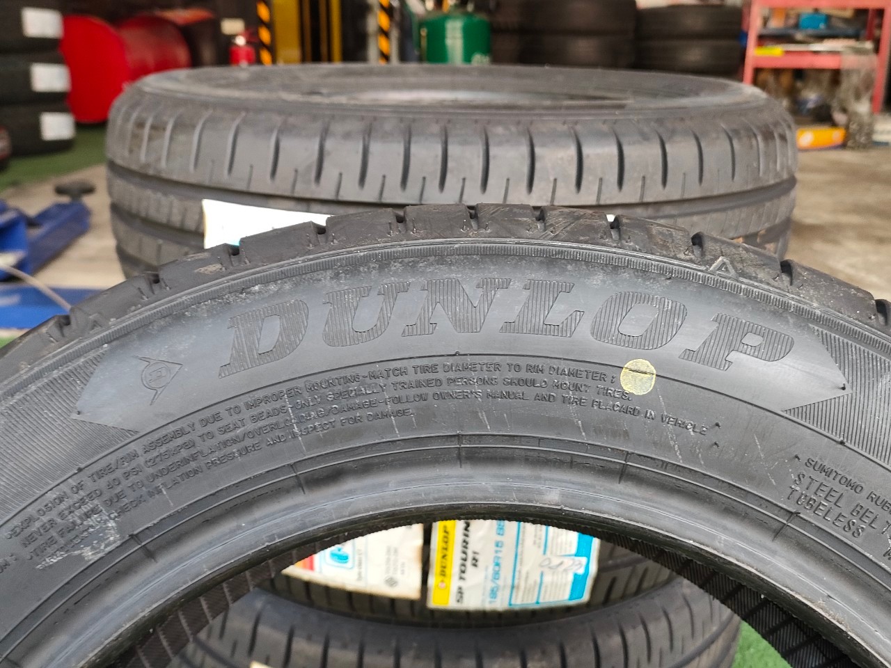 ยางใหม่ดันลอป DUNLOP SP SPORT TOURING R1 195/60R15 ยางใหม่ปี2023 (4เส้น)