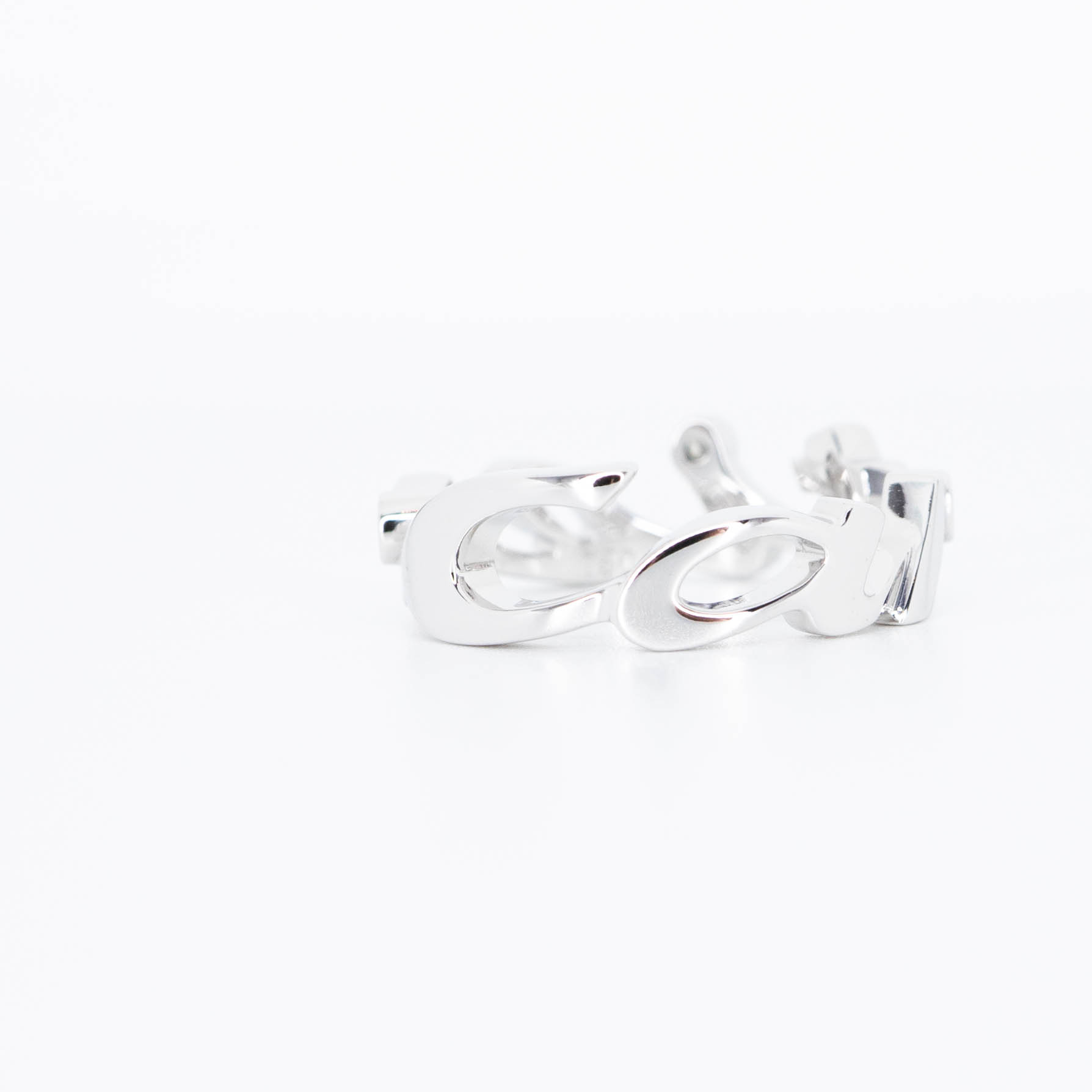 แหวน Cartier Signature 3Diamonds Limited Edition ทองขาว18K ไซส์ 48# (Used)