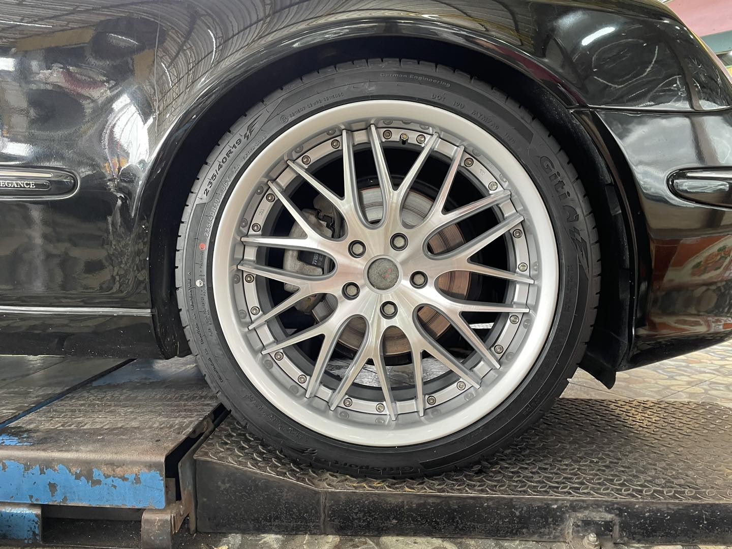 BENZ_E200 #ยางจีที #ยางสปอร์ตสมรรถนะการขับขี่สูง เปลี่ยนยาง #Giti_SportS2 235/40R19