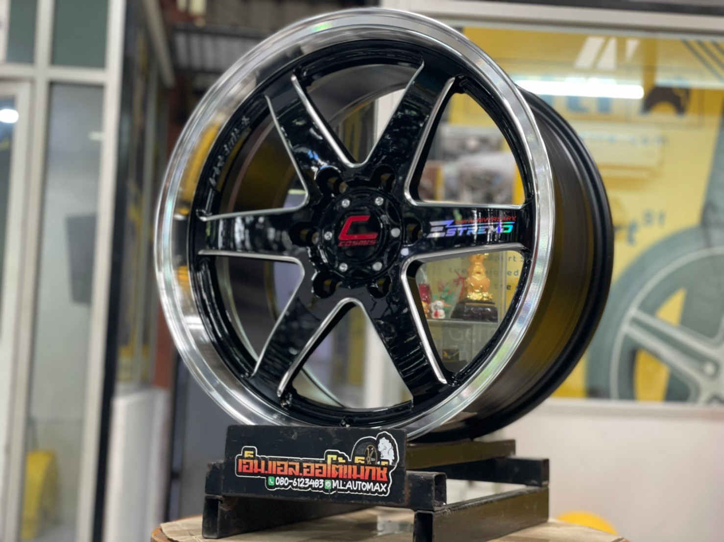 ล้อแม็กซ์ขอบ18COSMIS ESTREMO กว้าง9 ออฟ35 6รู139.7 สีดำขอบเงา
