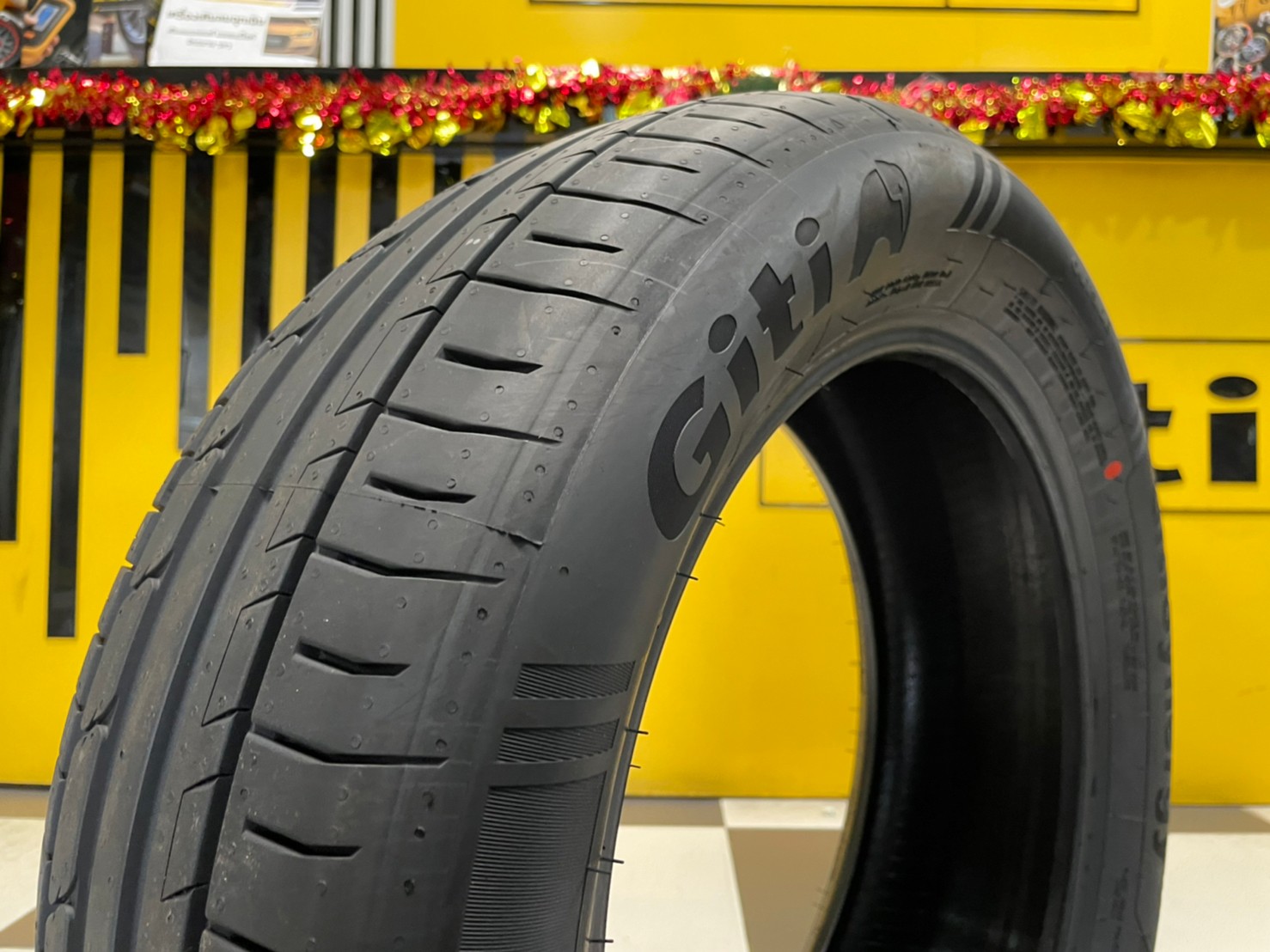 Giti Synergy H2 215/55R17 ยางใหม่ปี2023 ราคาโปรโมชั่นพิเศษ พร้อมติดตั้งฟรี