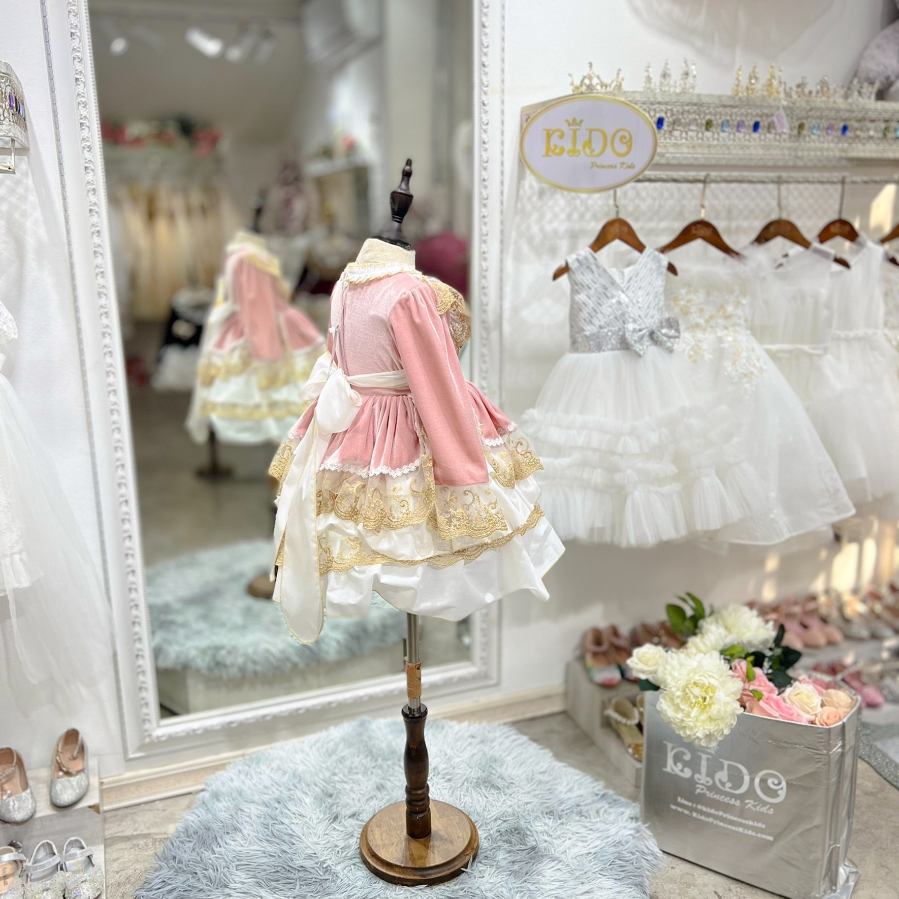 ชุดเดรสเด็ก(หน้าร้านอยู่รัชดา ลองได้ถ่ายรูปจากชุดจริง)W18405สีโอรส กระโปรงสั้น แขนยาว ลุคลูกคุณหนูหวานๆ