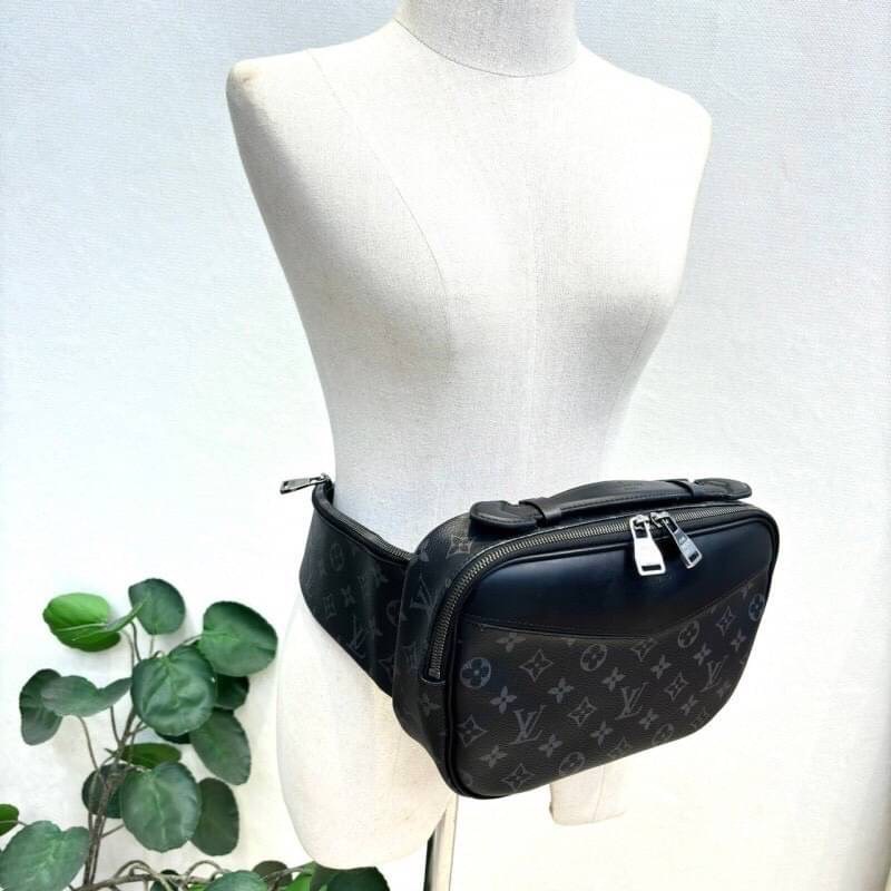 LOUIS VUITTON Bumbag Monogram Eclipse