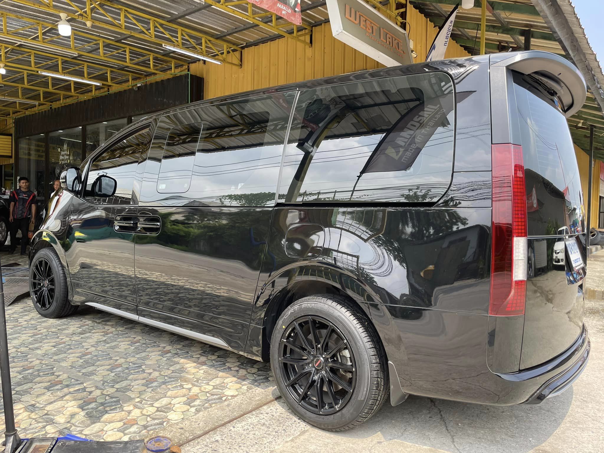 #HYUNDAI_STARIA ยางใหม่ DUNLOP SP SPORT FM800 225/55R18 ยางใหม่ปี2024