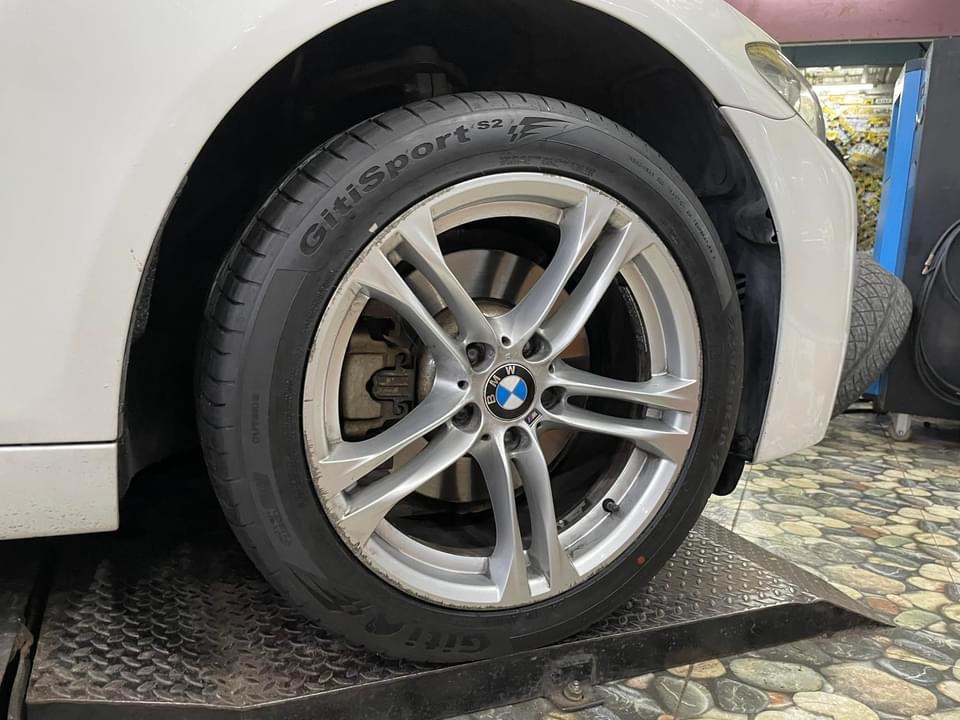 🚗 #เปลี่ยนยาง #BMW_528i 🛞#ยางจีที #ยางสปอร์ตสมรรถนะการขับขี่สูง 🛞 🛞#Giti_SportS2 245/45R18🛞 🛞 #Giti_SportS2 275/40R18