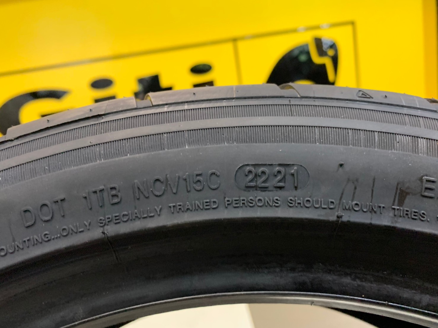 Landsail RS009 215-45R17 ยางลายซิ่ง ยางMade in Thailand ยางใหม่ปี2021