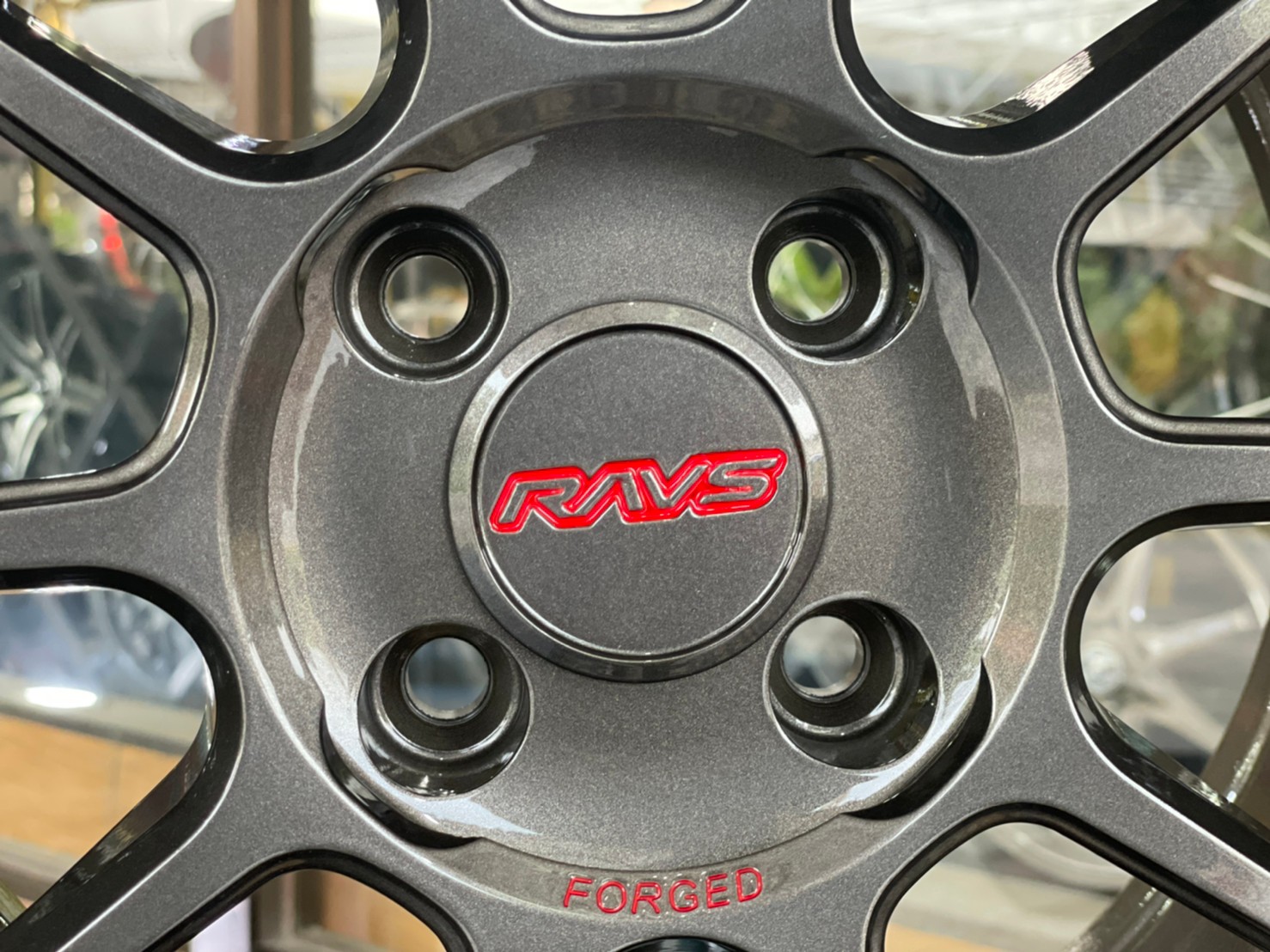 ล้อแม็กซ์ขอบ15 Brightwheels ลายZE40 BW40 ขอบ15 กว้าง7 ออฟ35 4รู100 สีเทากันเส้นขอบแดง(F-MD Full ED Red)