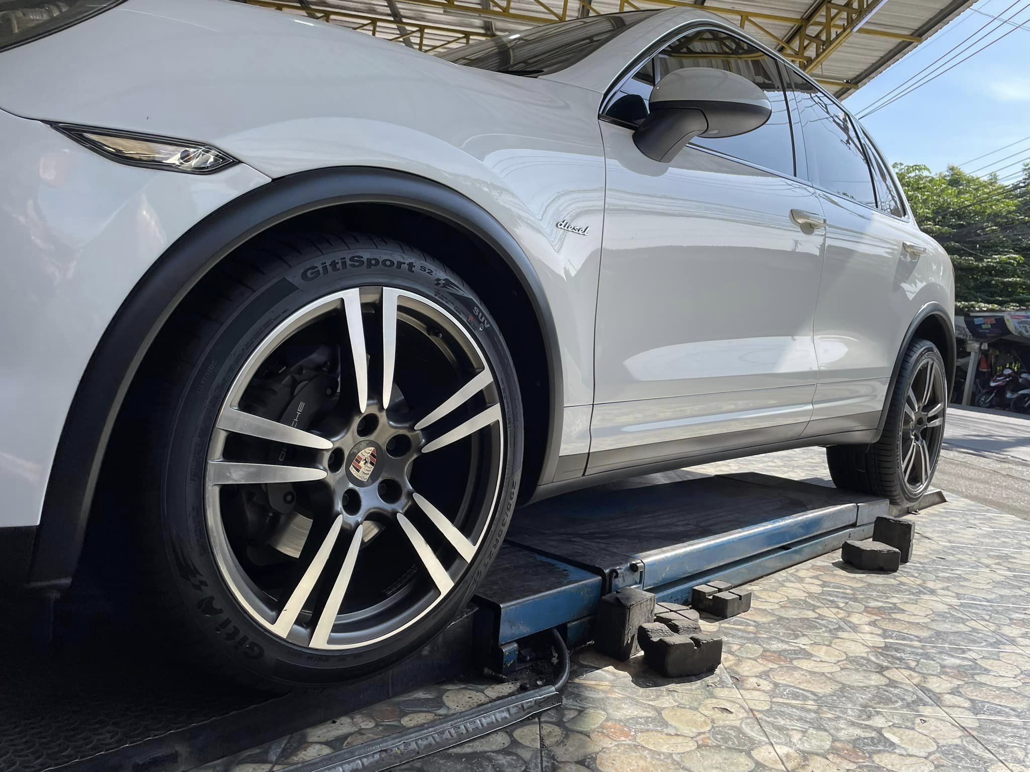 🚗#PORSCHE_CAYENNE🛞 🛞#ยางจีที #ยางสปอร์ตสมรรถนะการขับขี่สูง 🛞 ติดตั้งเปลี่ยนยาง 🛞#Giti_SportS2 295/35R21