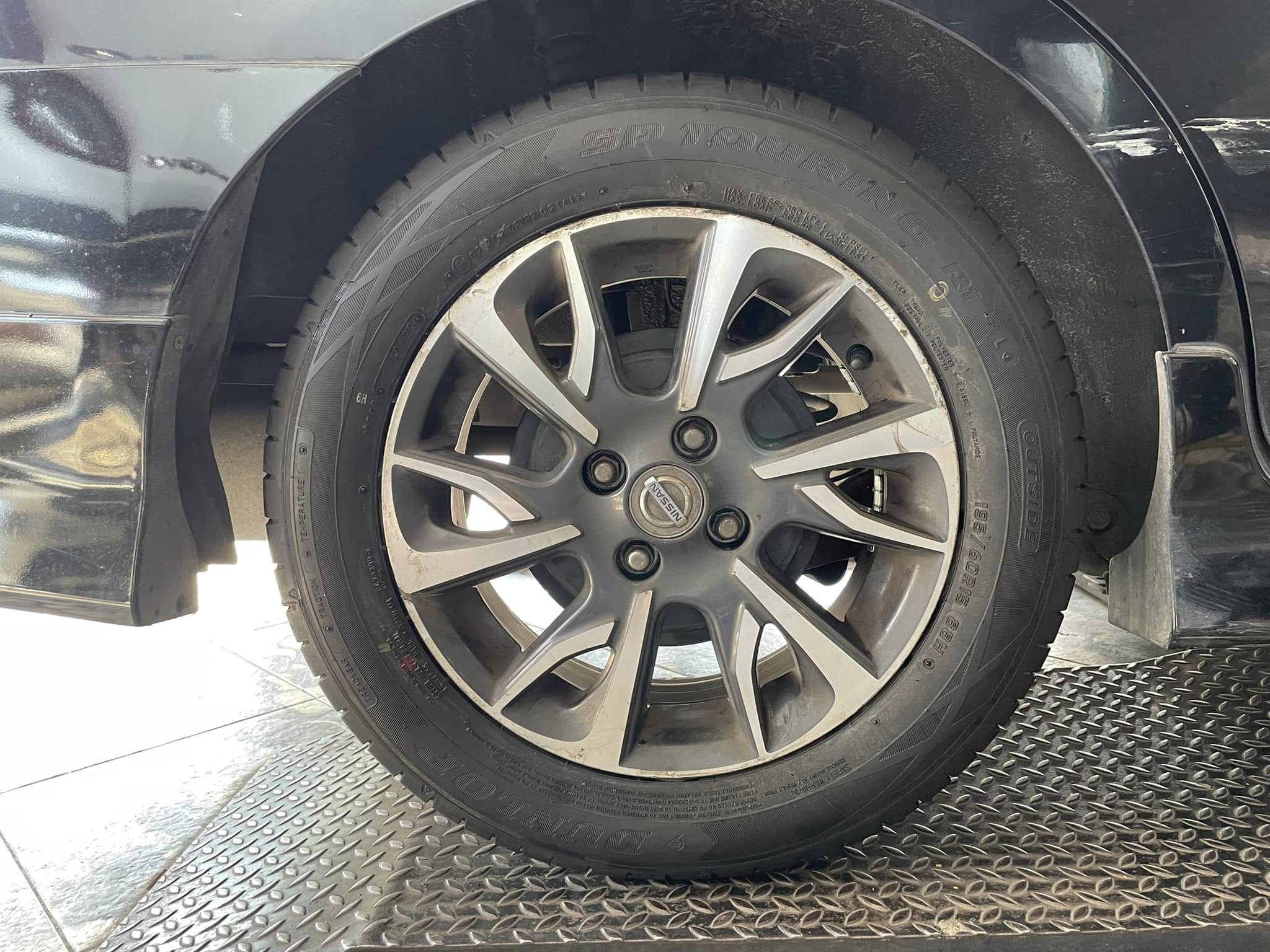 🛞❤️ #NISSAN_ALMERA 🚘เปลี่ยนยาง 🐘#DUNLOP #SP #TOURING #R1 195/60R15 ❤️ 🛞 #บริการตั้งลงศูนย์🛠