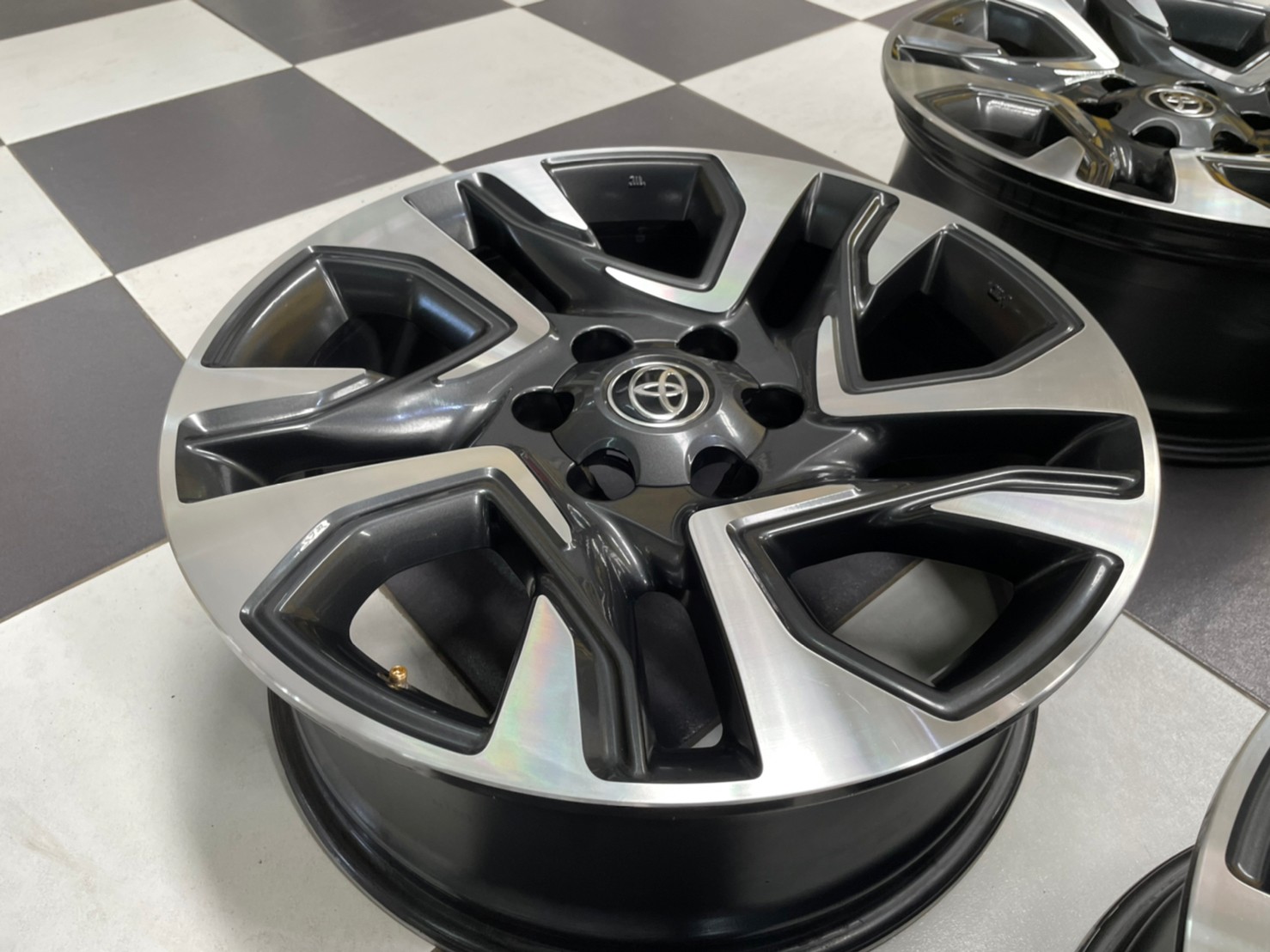 ล้อแม็กซ์ขอบ20 Toyota Fortuner Legender 6รู139 รุ่นใหม่ล่าสุด สภาพใหม่สวย