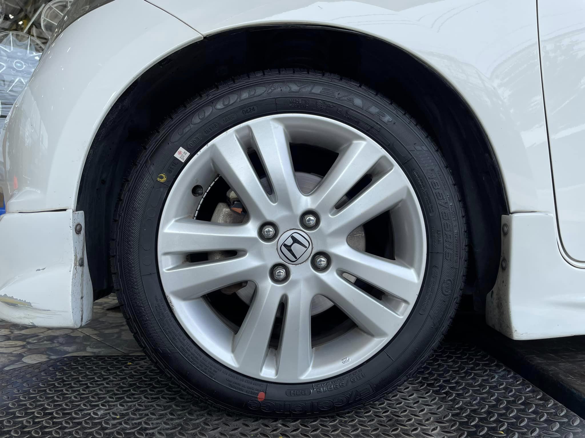🚗 #HONDA_JAZZ เปลี่ยนยาง 🛞#GOODYEAR_EXCELLENCE_185/55R16