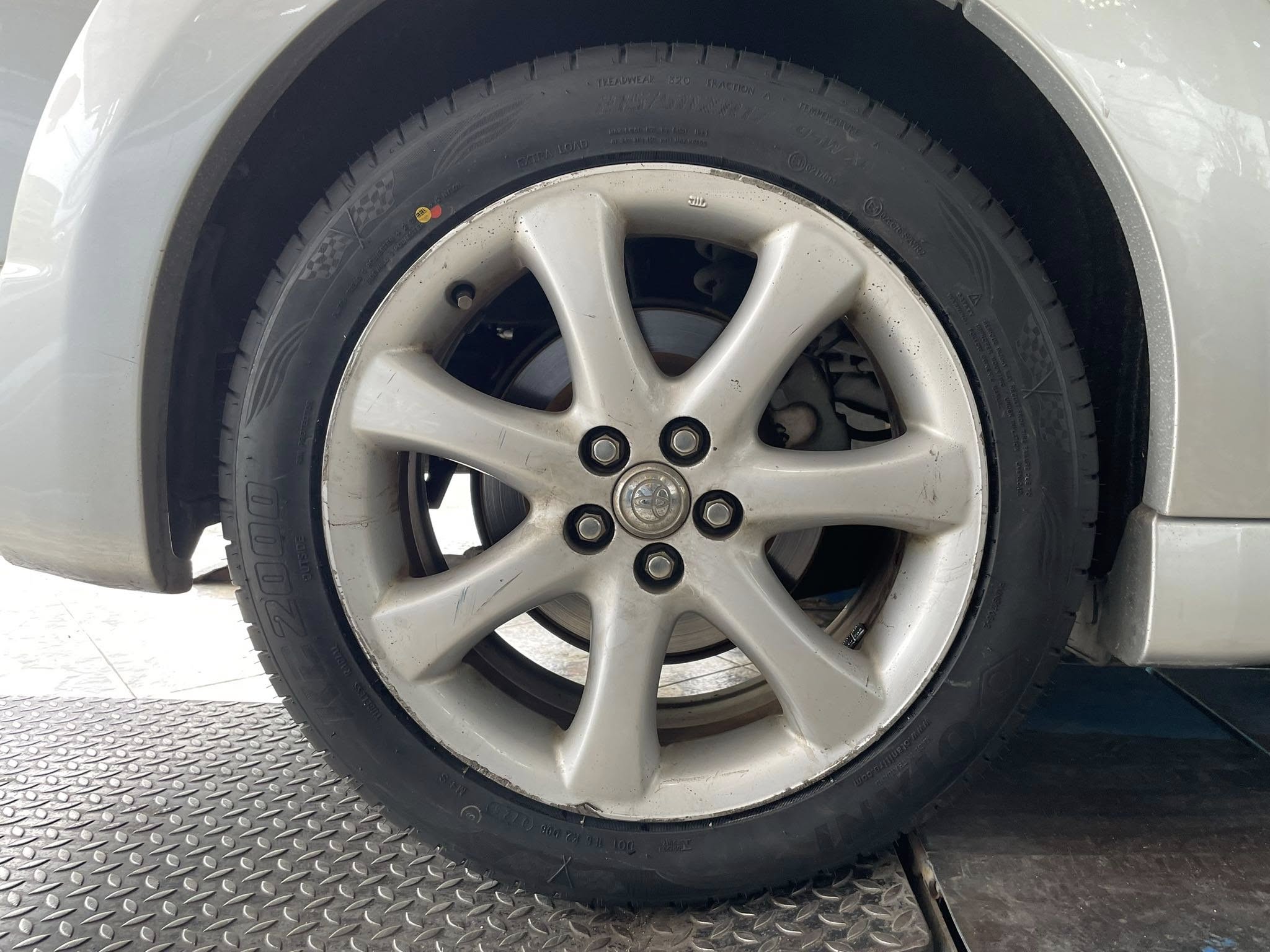 #TOYOTA_WISH 🚘 เปลี่ยนยาง 🛞🐘#OTANI_KC2000_215/50R17 ❤️ 🛞 #บริการตั้งศูนย์ล้อ🔧