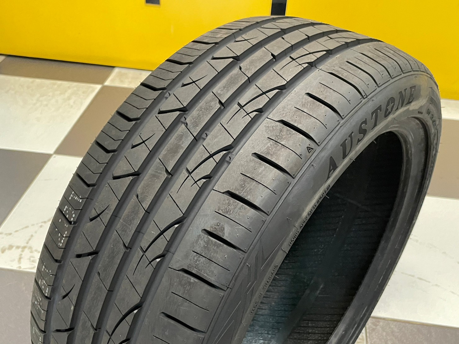 AUSTONE 215/45R17 SP702 ยางใหม่ปี2023