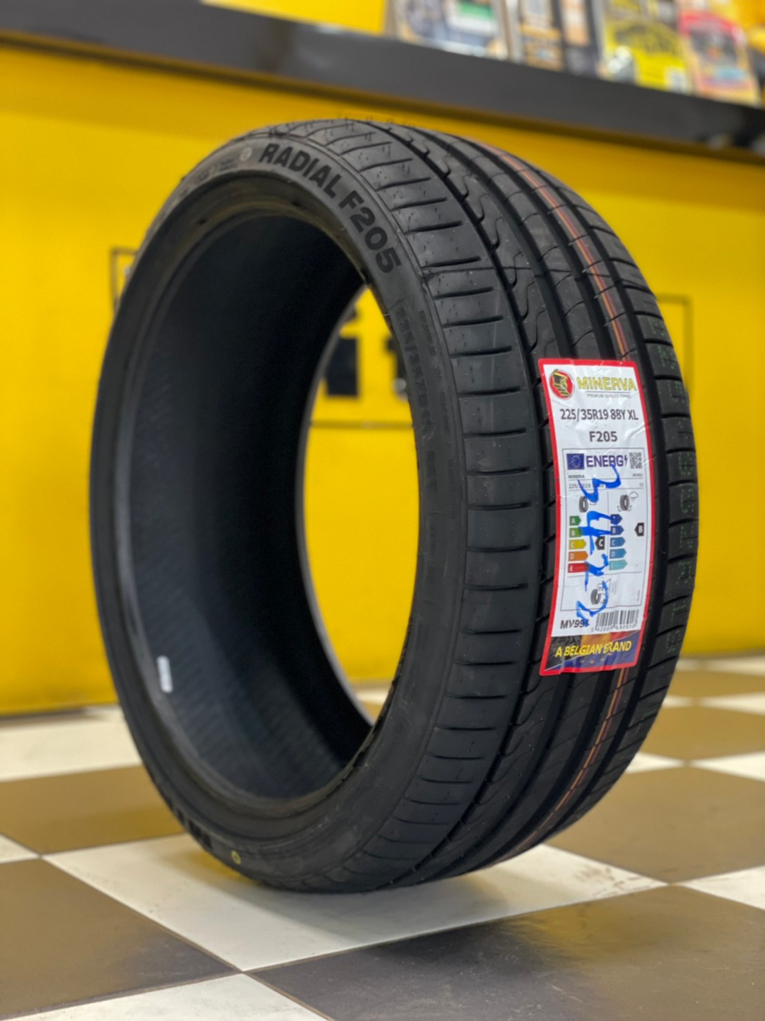 225/35R19 MINERVA F205 ยางสปอร์ต คุณภาพดี นุ่มเงียบ