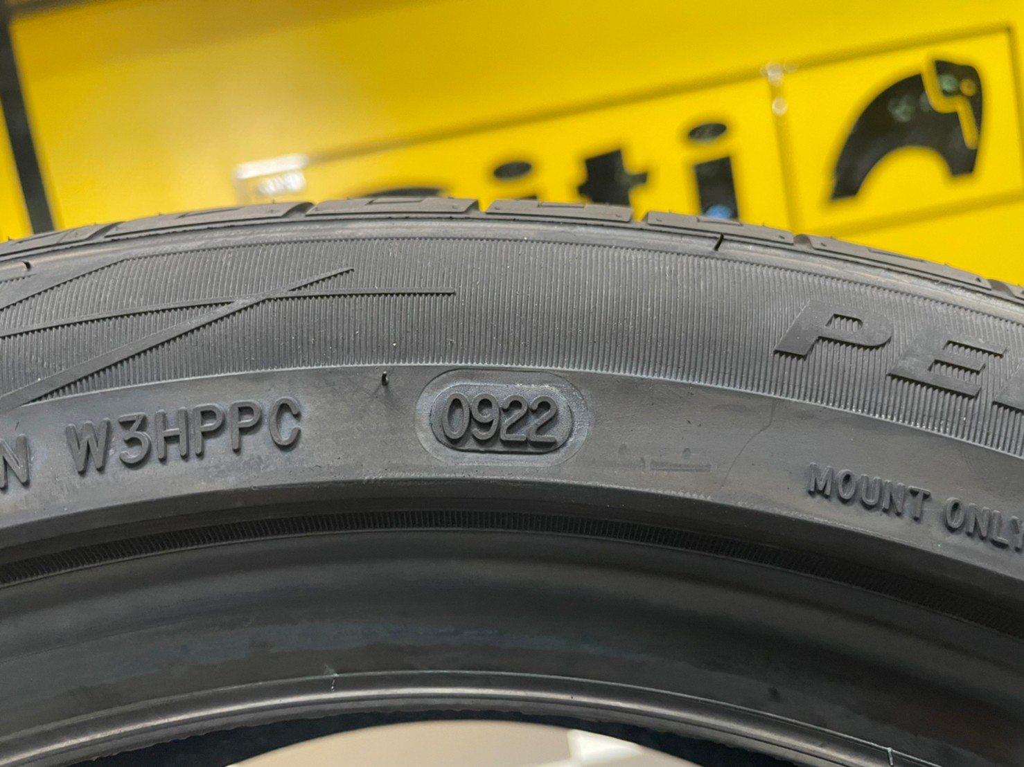 ยางใหม่AUSTONE SP602 195/50R16 ยางผลิตไทย คุ้มค่ารับประกันบาดบวมเบียดตำ365วันเคลมฟรี