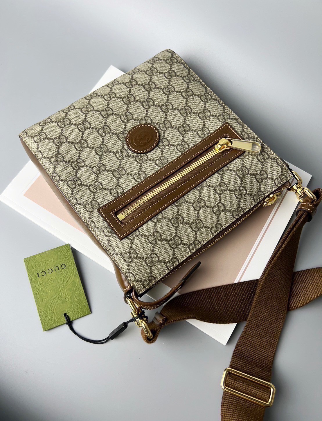 Gucci GG Supreme messenger bag